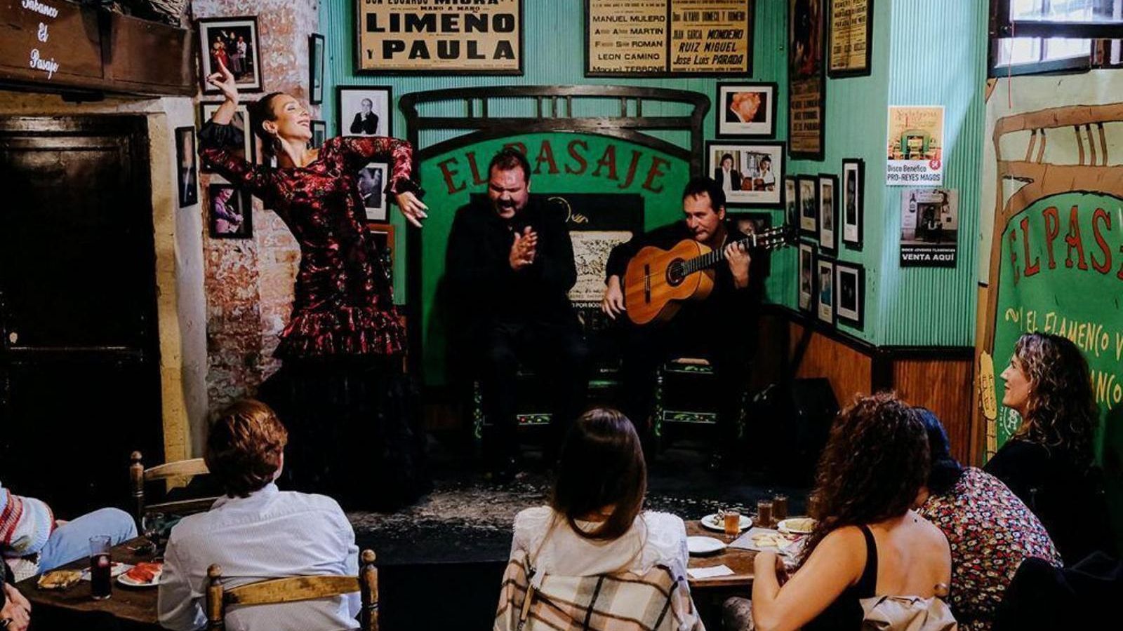 Espectáculo flamenco en El Pasaje