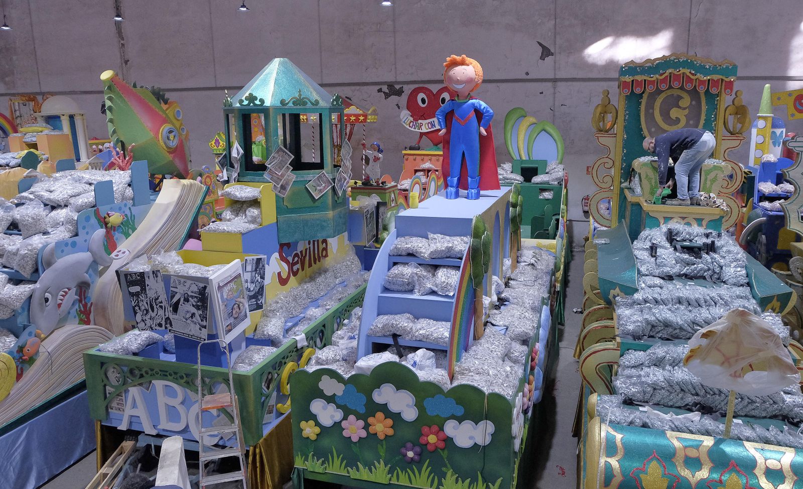 Los preparativos de la Cabalgata de Reyes Magos de Sevilla, en imágenes