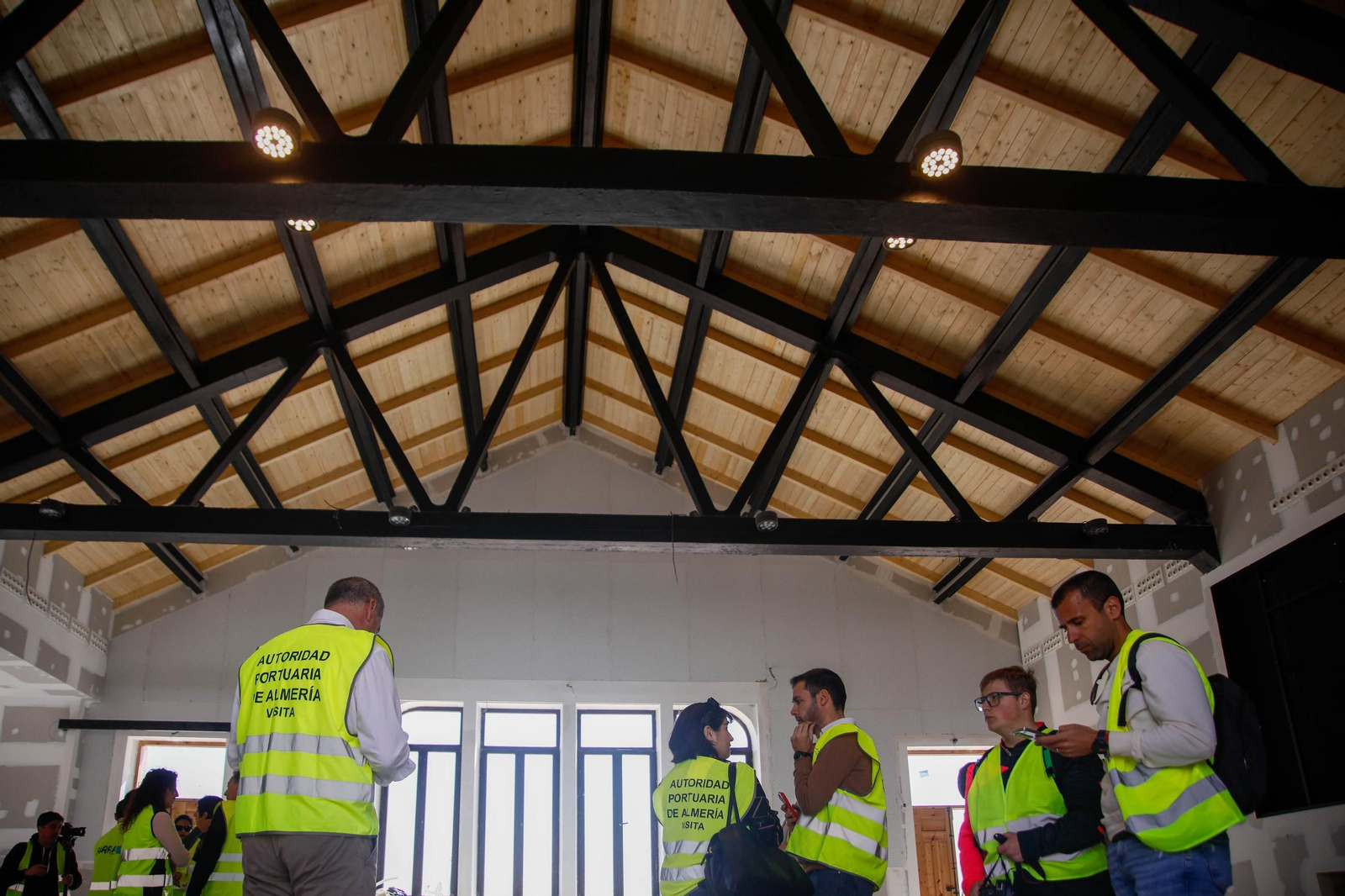 Las imágenes de la visita a la obras del Puerto de Almería