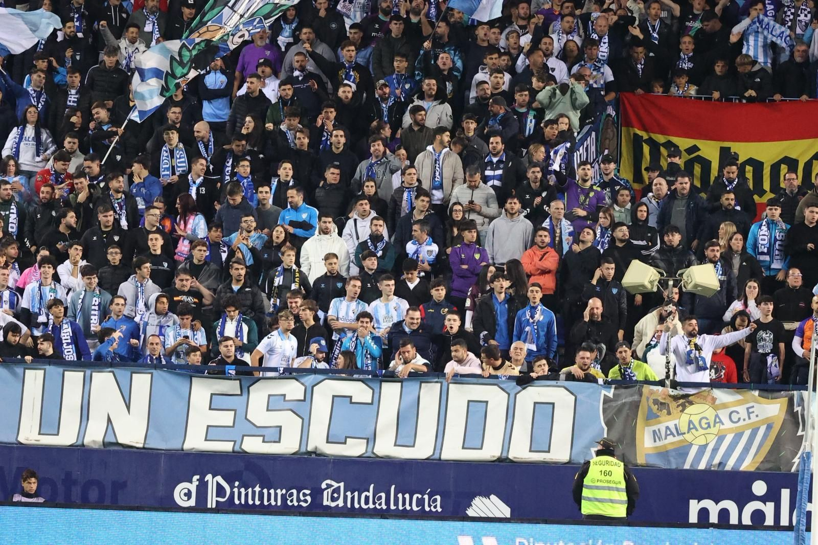 Búscate en las gradas de La Rosaleda en el Málaga CF-Zaragoza