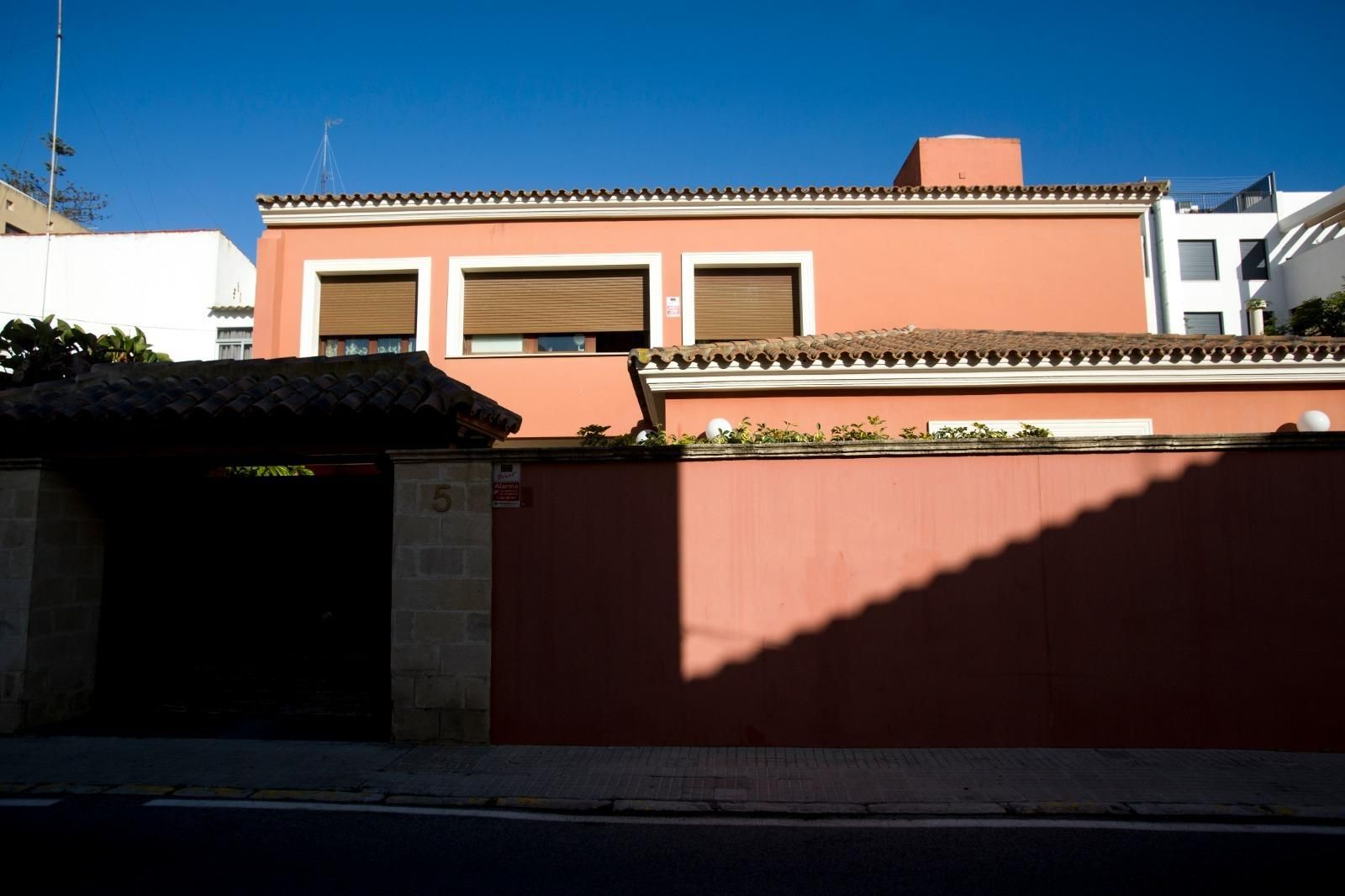 La calle Pintor Ribera, en el barrio de La Laguna, es la que concentra la mayoría de chalés en esta zona de extramuros.