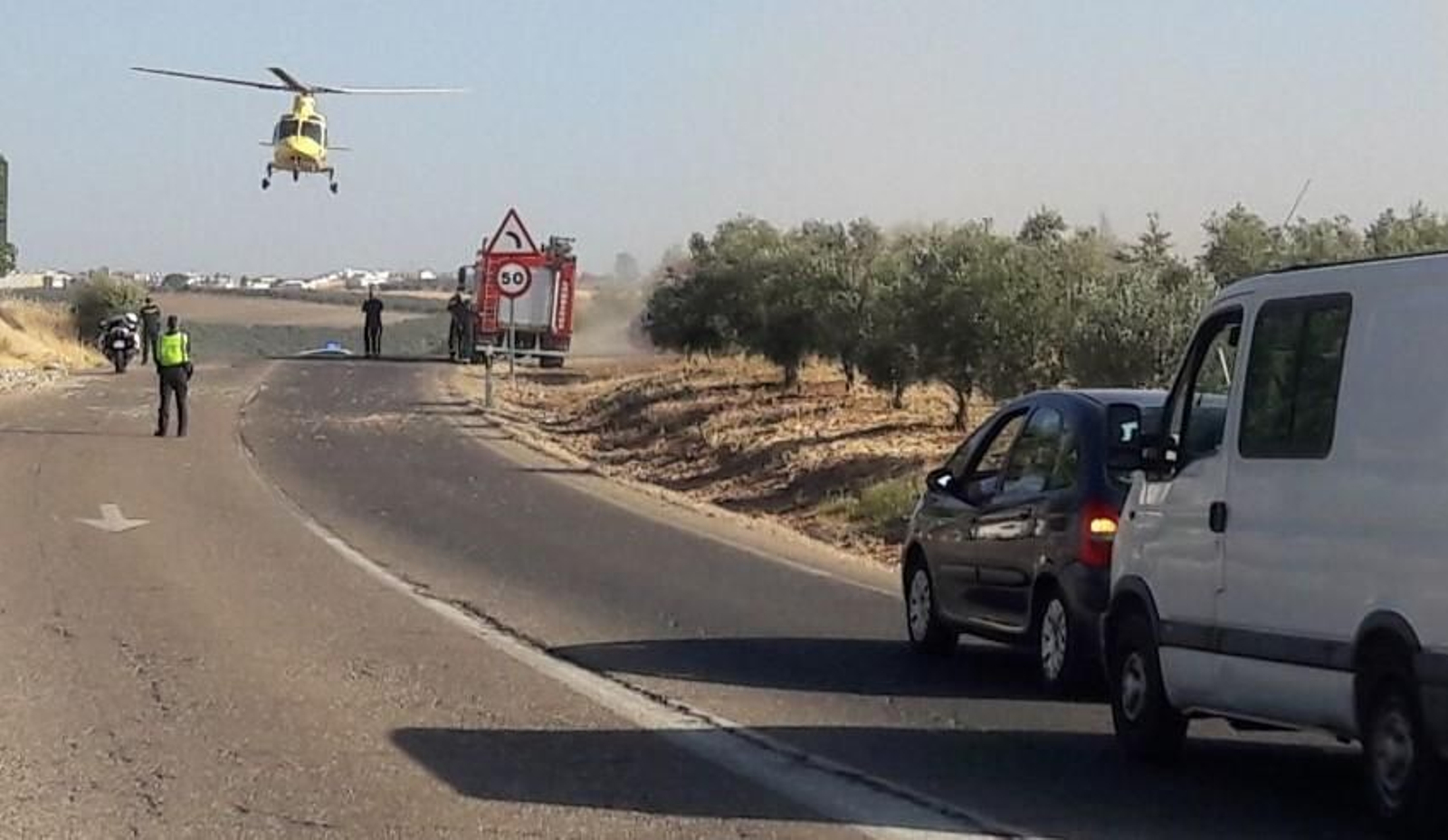Un helicóptero de Emergencias aterrizando.