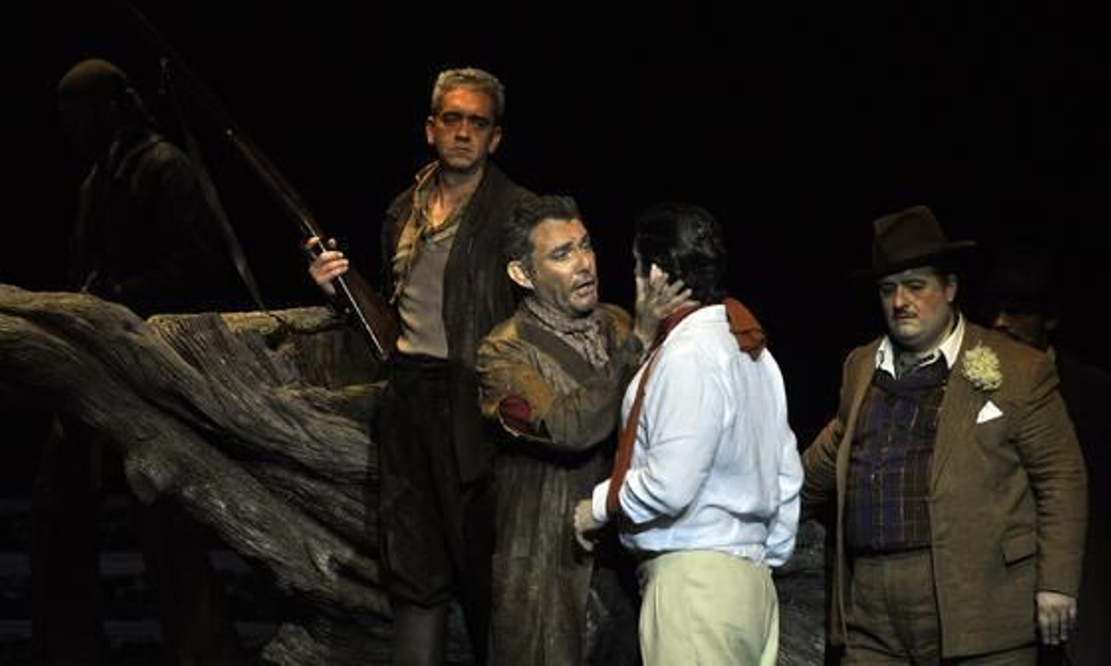 Imágenes del ensayo general de 'El gato montés' en el Teatro de la Maestranza. / Manuel Gómez