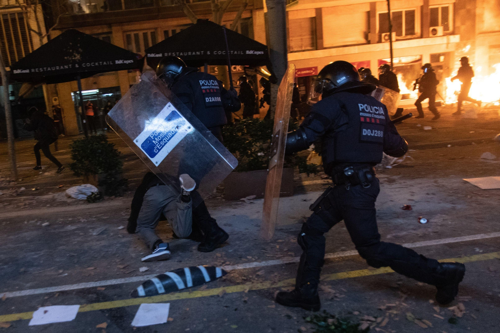 Las imágenes de los disturbios en Cataluña por el arresto de Pablo Hasel