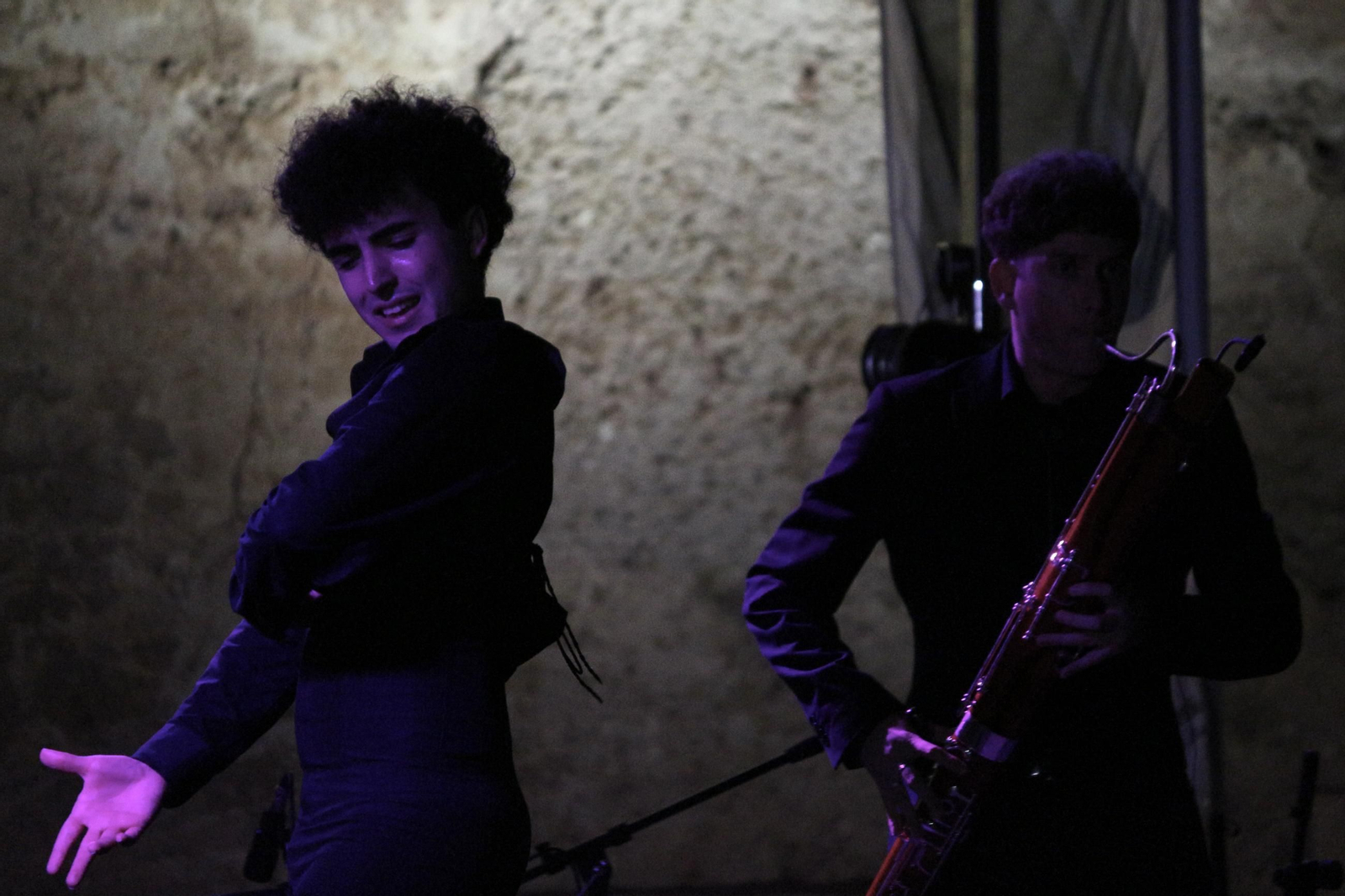 Actuación de Víctor y Ruven.