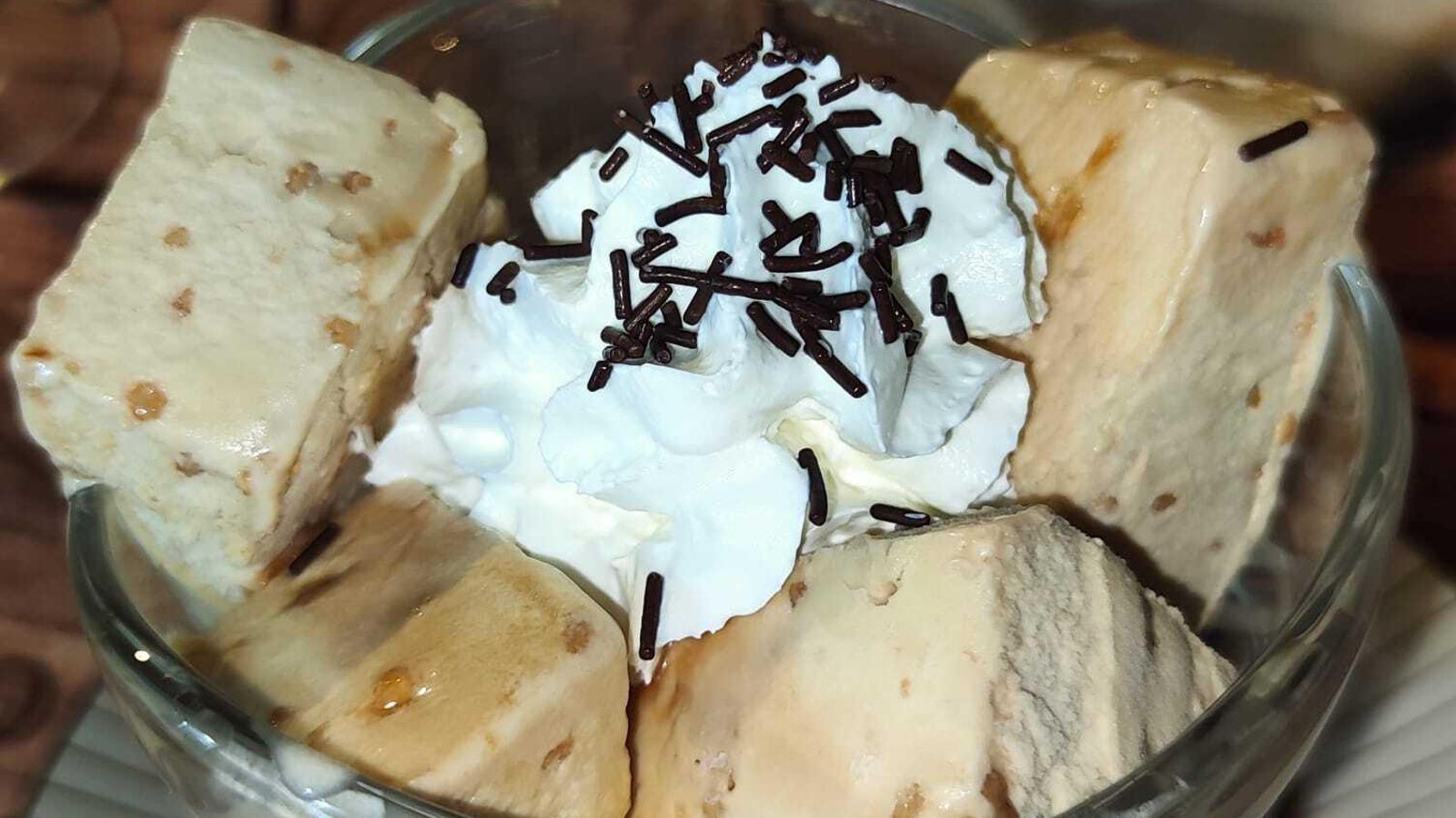 Helado de turrón al Pedro Ximénez