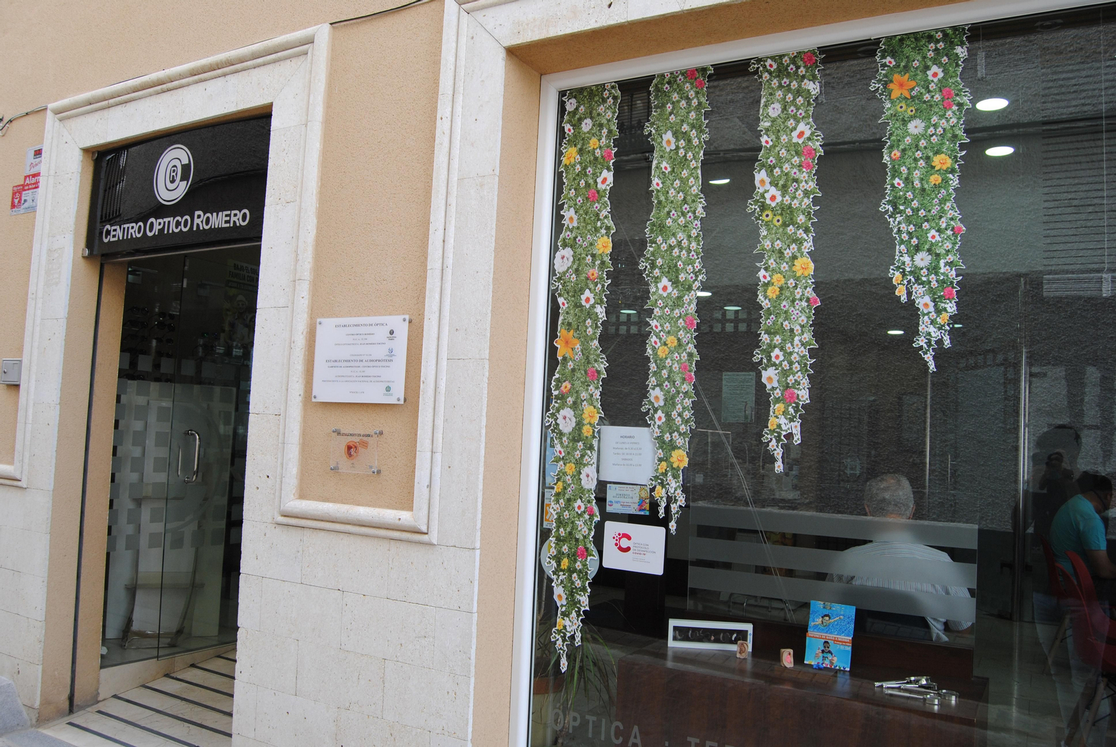 Óptica en la que se produjo el robo.