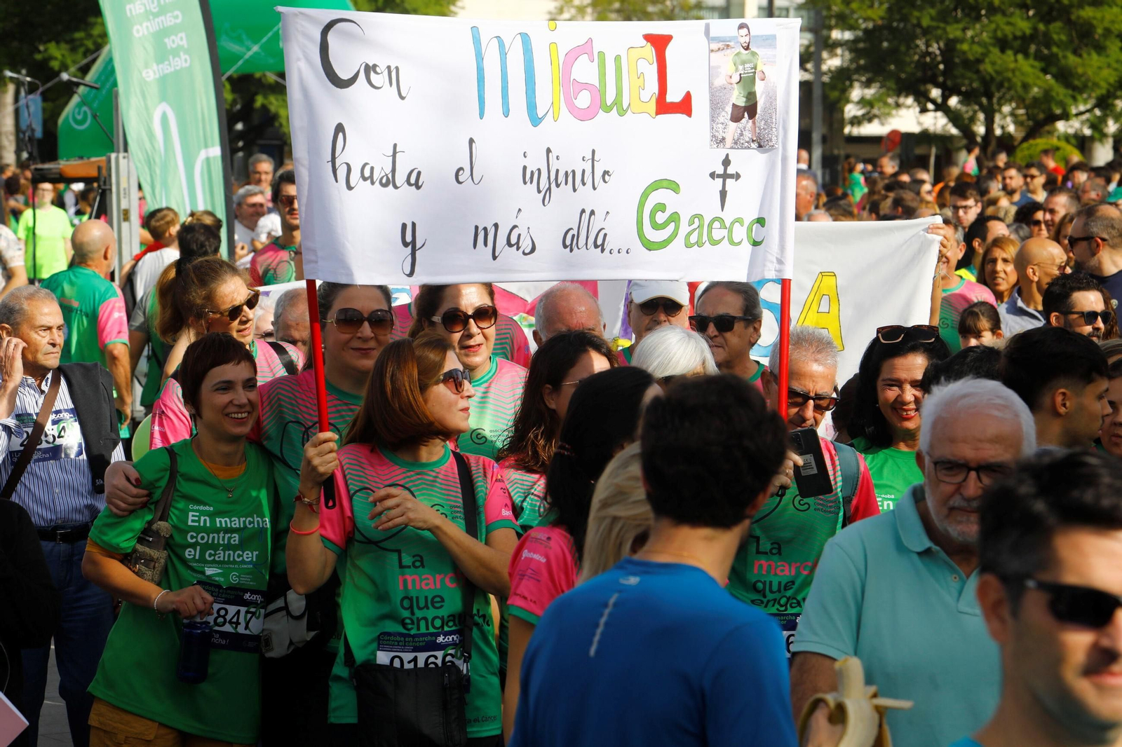 Las mejores imágenes de la Marcha contra el cáncer en Córdoba