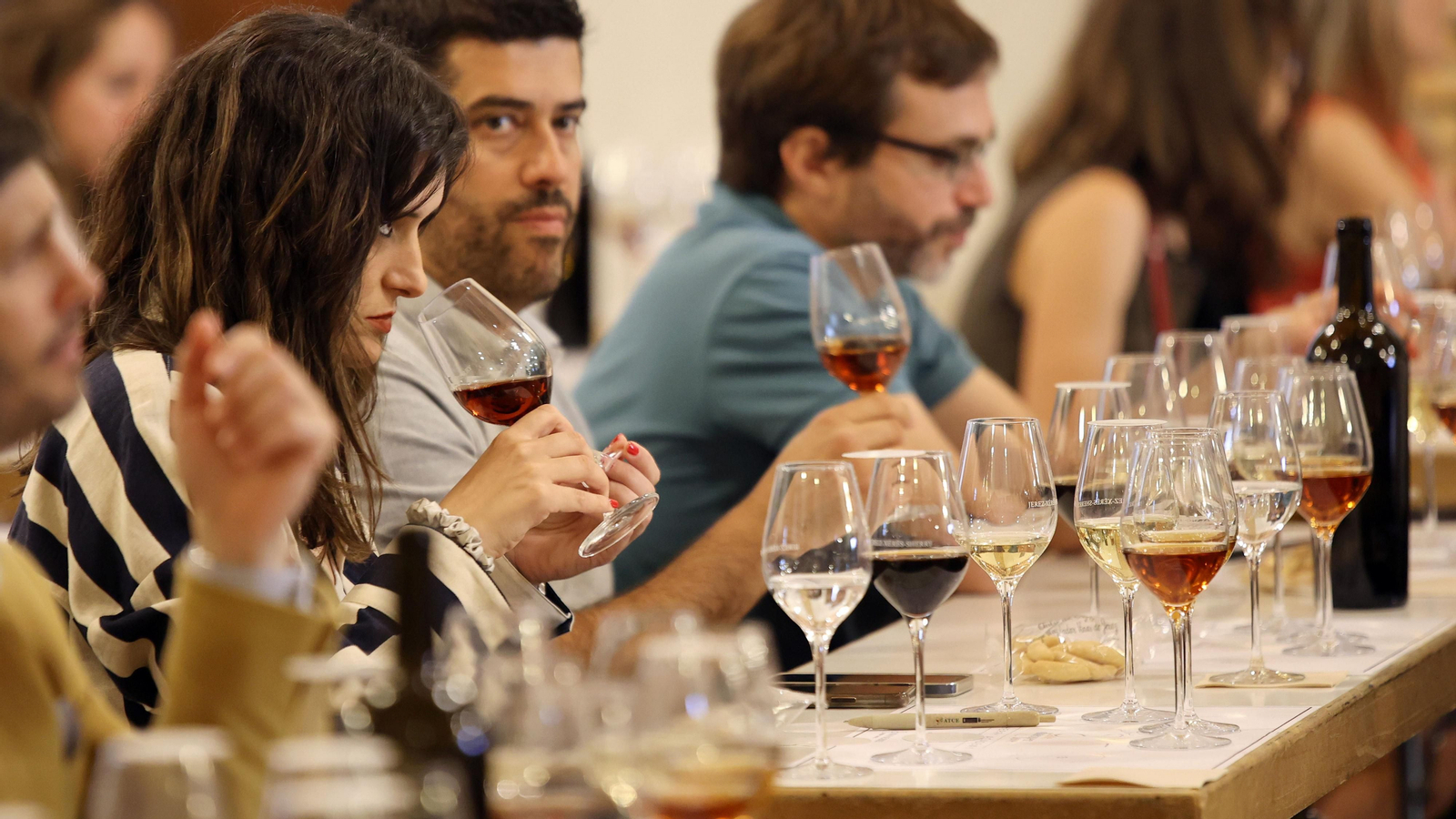 Cata taller de vinos de Jerez en el Consejo Regulador Cata taller de vinos de Jerez en el Consejo Regulador