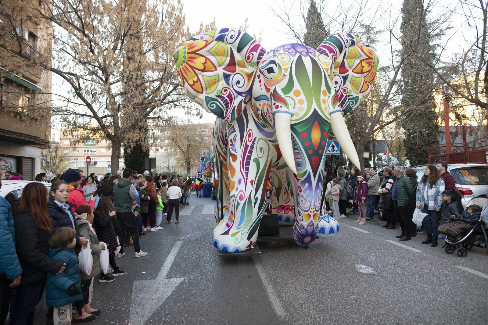 Así ha sido la cabalgata de Papa Noel por Granada