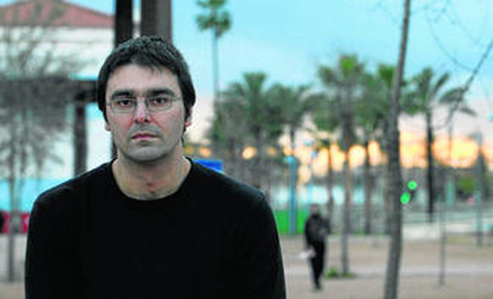 Pablo García Casado: "La poesía sigue anclada en metáforas gastadas"