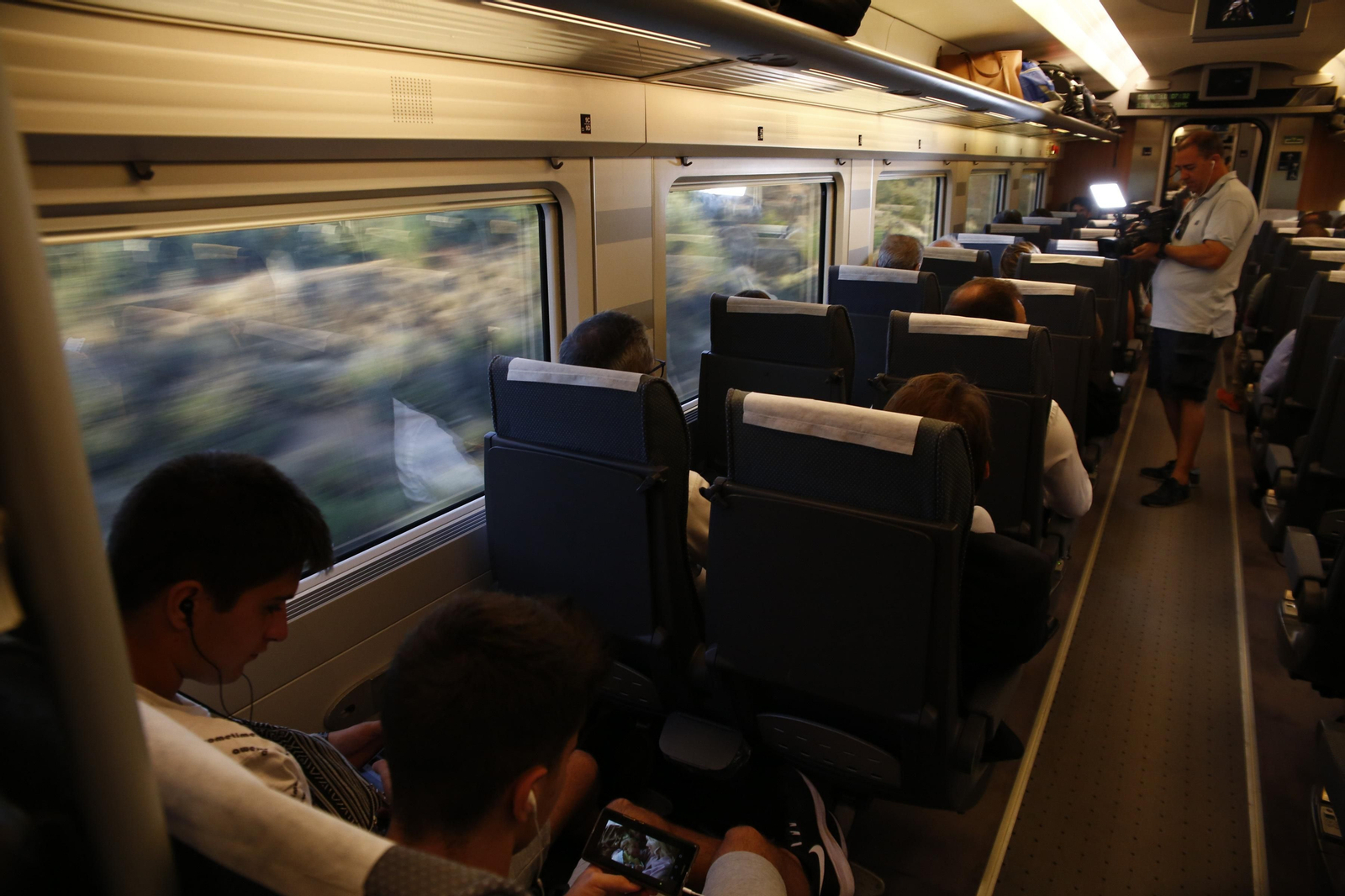 Las imágenes del primer día del AVE