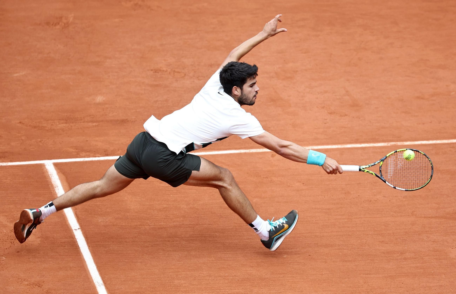 Carlos Alcaraz disputa la primera ronda de Roland Garros 2025