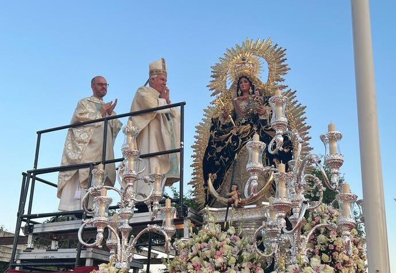 Es una de las primeras coronaciones que oficia José Ángel Saiz