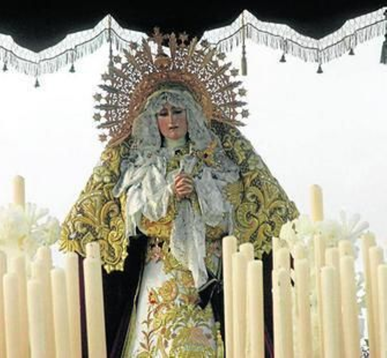 Imagen del Mayor Dolor, a su salida de la carpa junto a la Ermita.