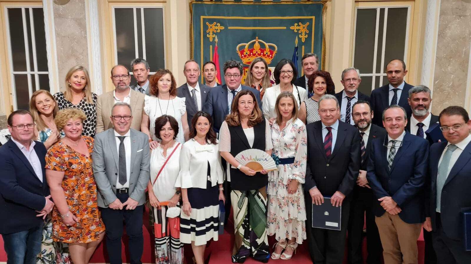 Foto de familia de todos los centros que han recibido el reconocimiento.