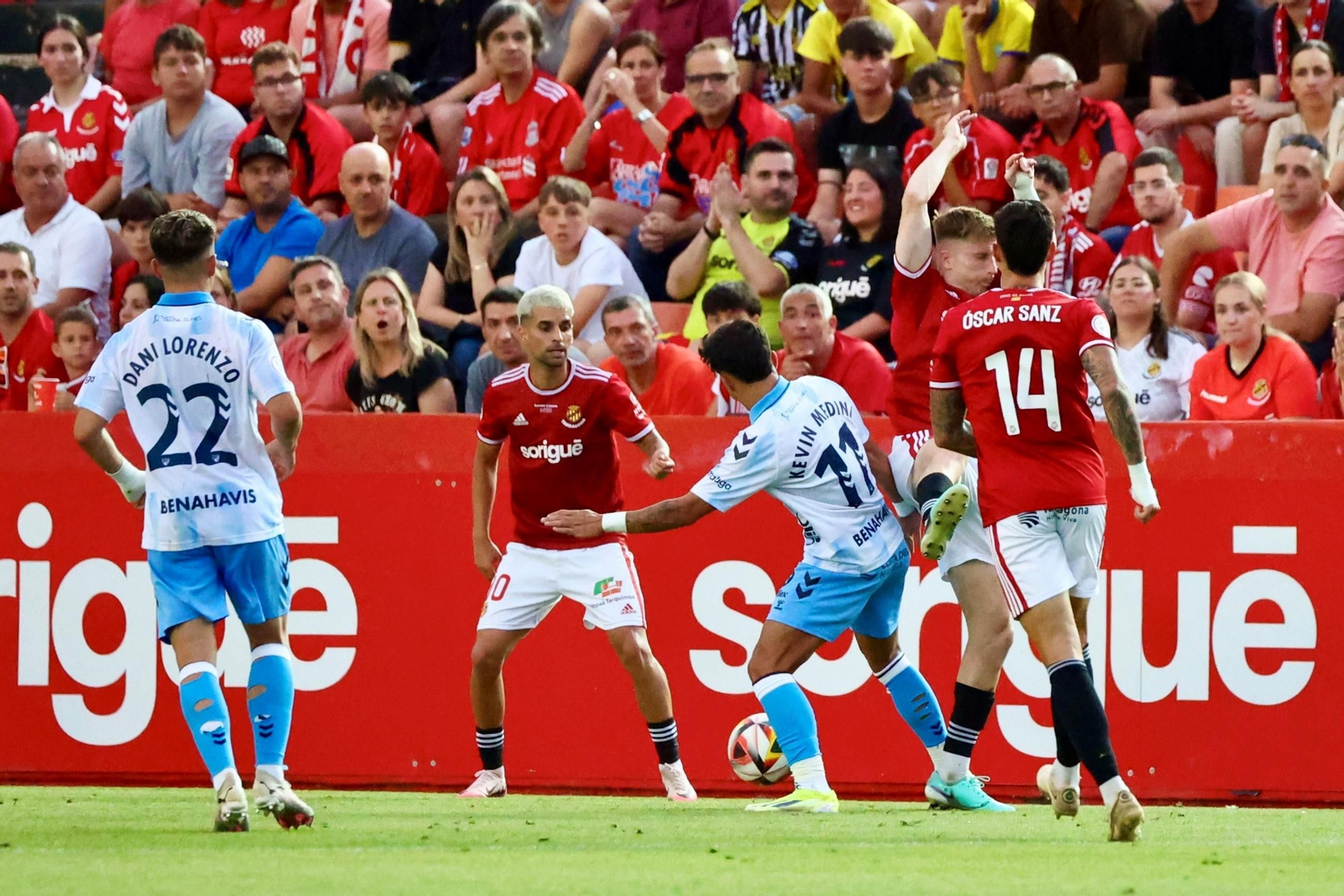 Así fue la locura del ascenso del Málaga CF en Tarragona