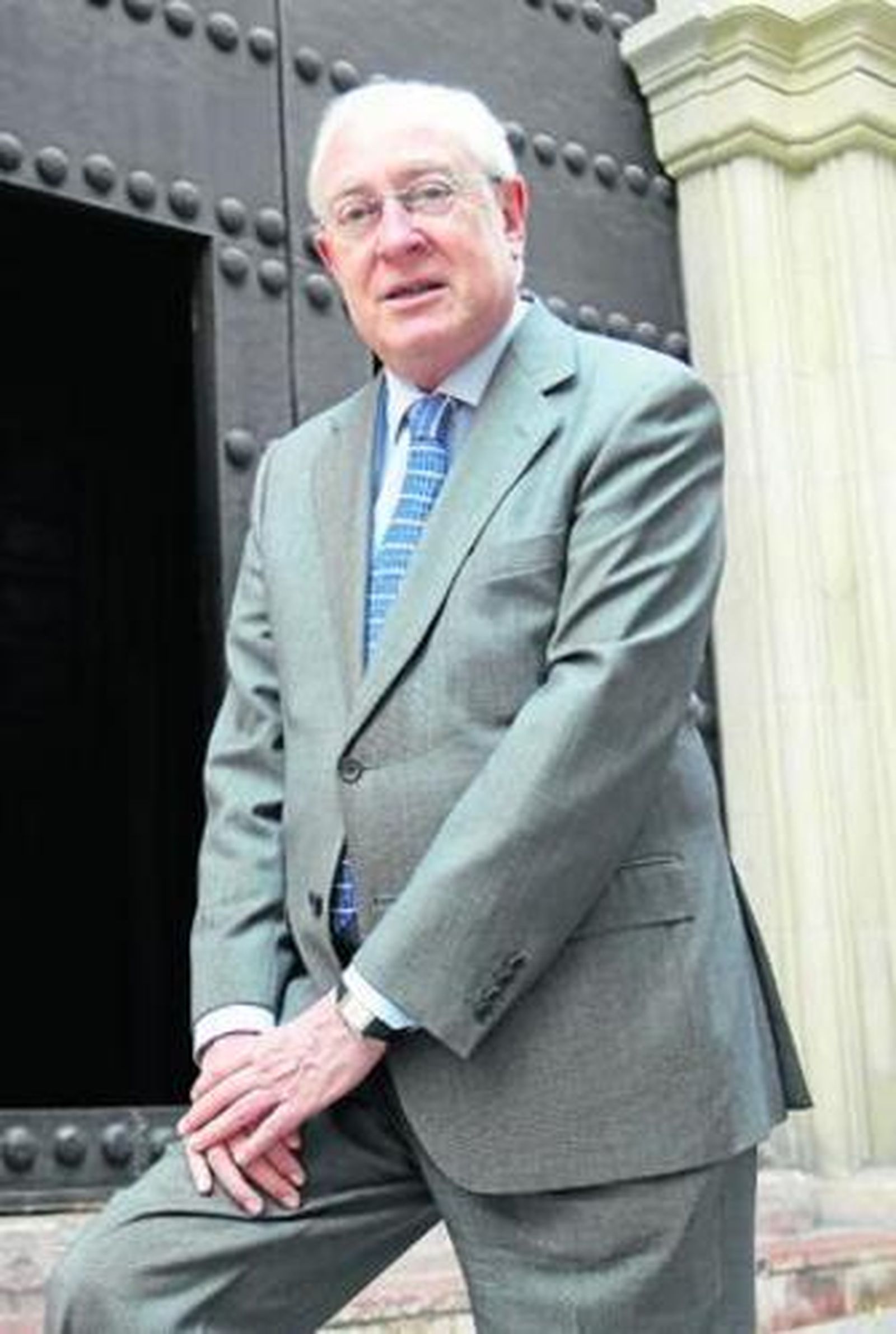 Jaime Raynaud a las puertas de la parroquia de San Andrés.