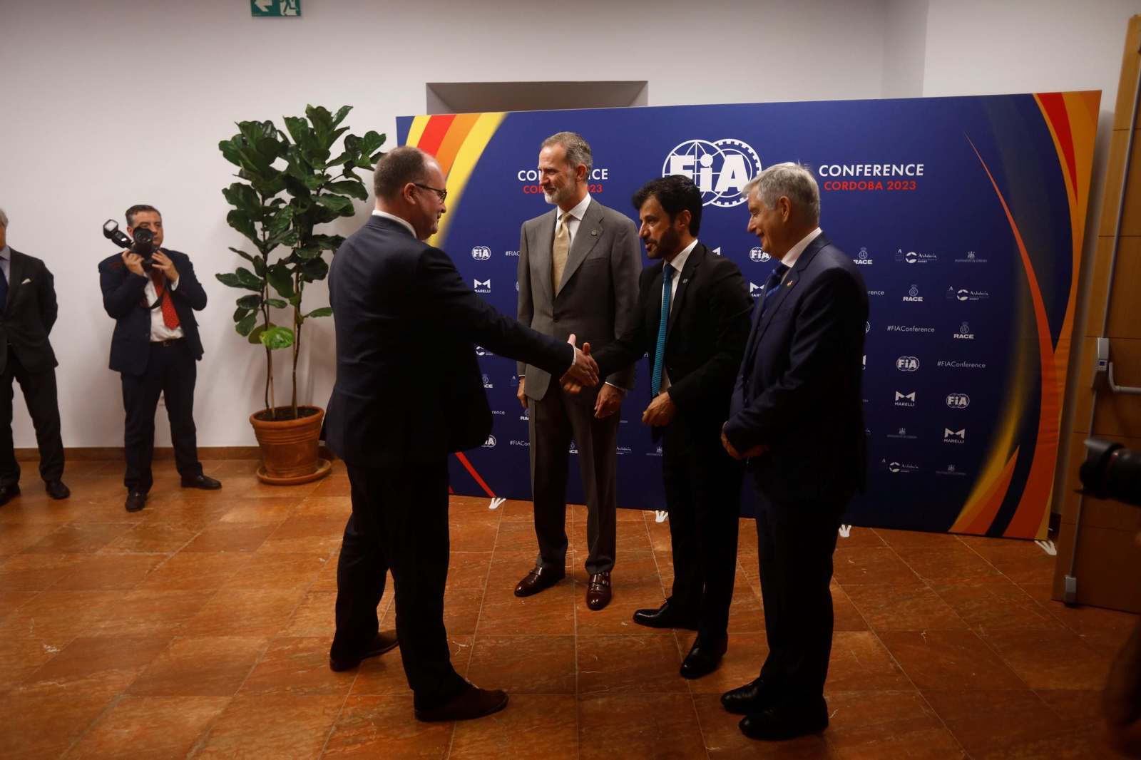 El Rey Felipe VI en la conferencia de la Federación Internacional del Automóvil de Córdoba, en imágenes