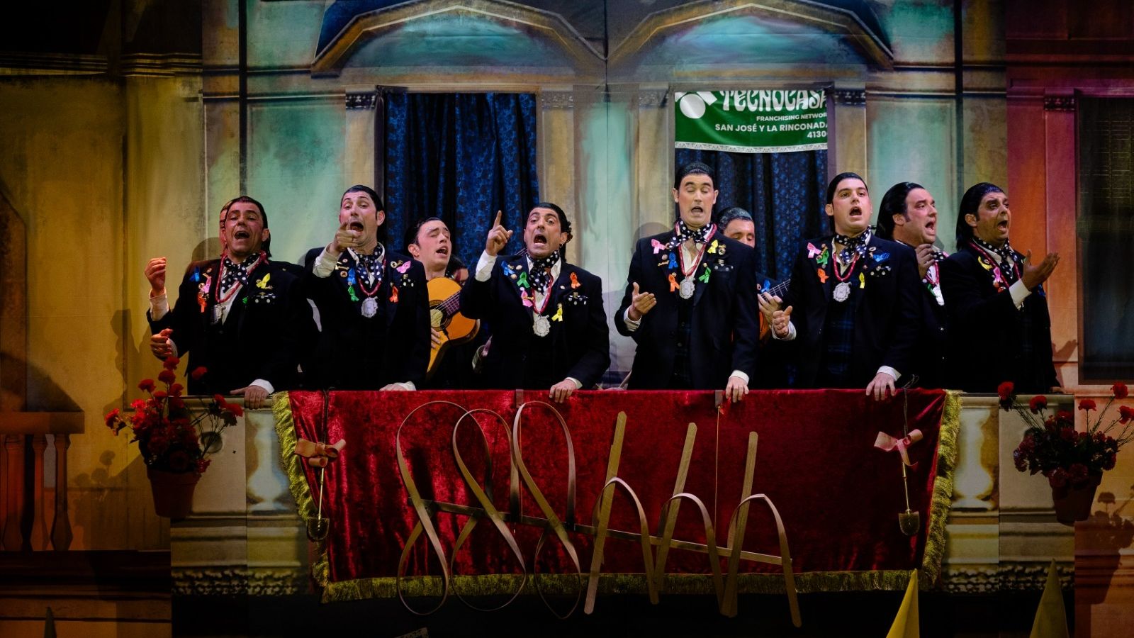 El balcón de 'Ssshhhh!!' en escena.