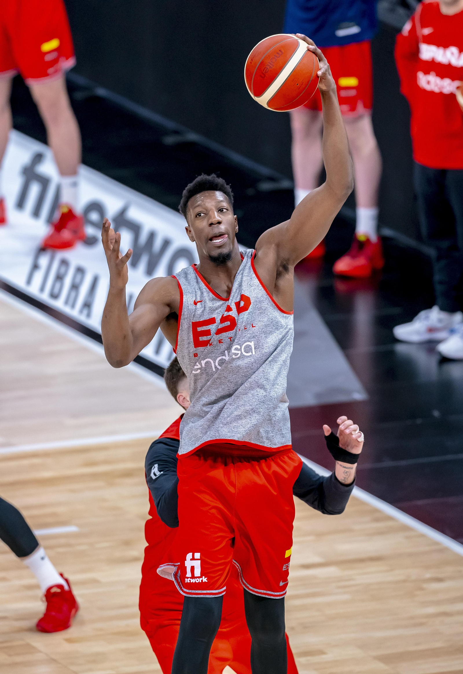 La España de Alberto Díaz, Yankuba Sima y Saint-Supéry sigue trabajando en Zaragoza