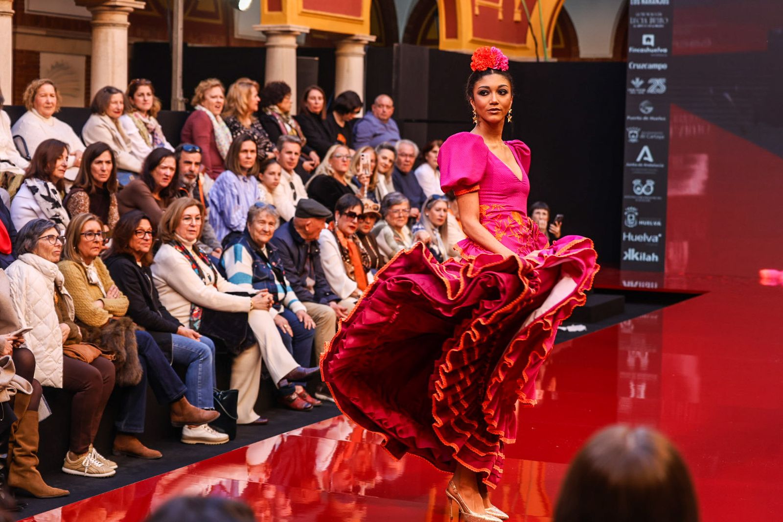 Fotografías de la Pasarela Huelva Flamenca 2026