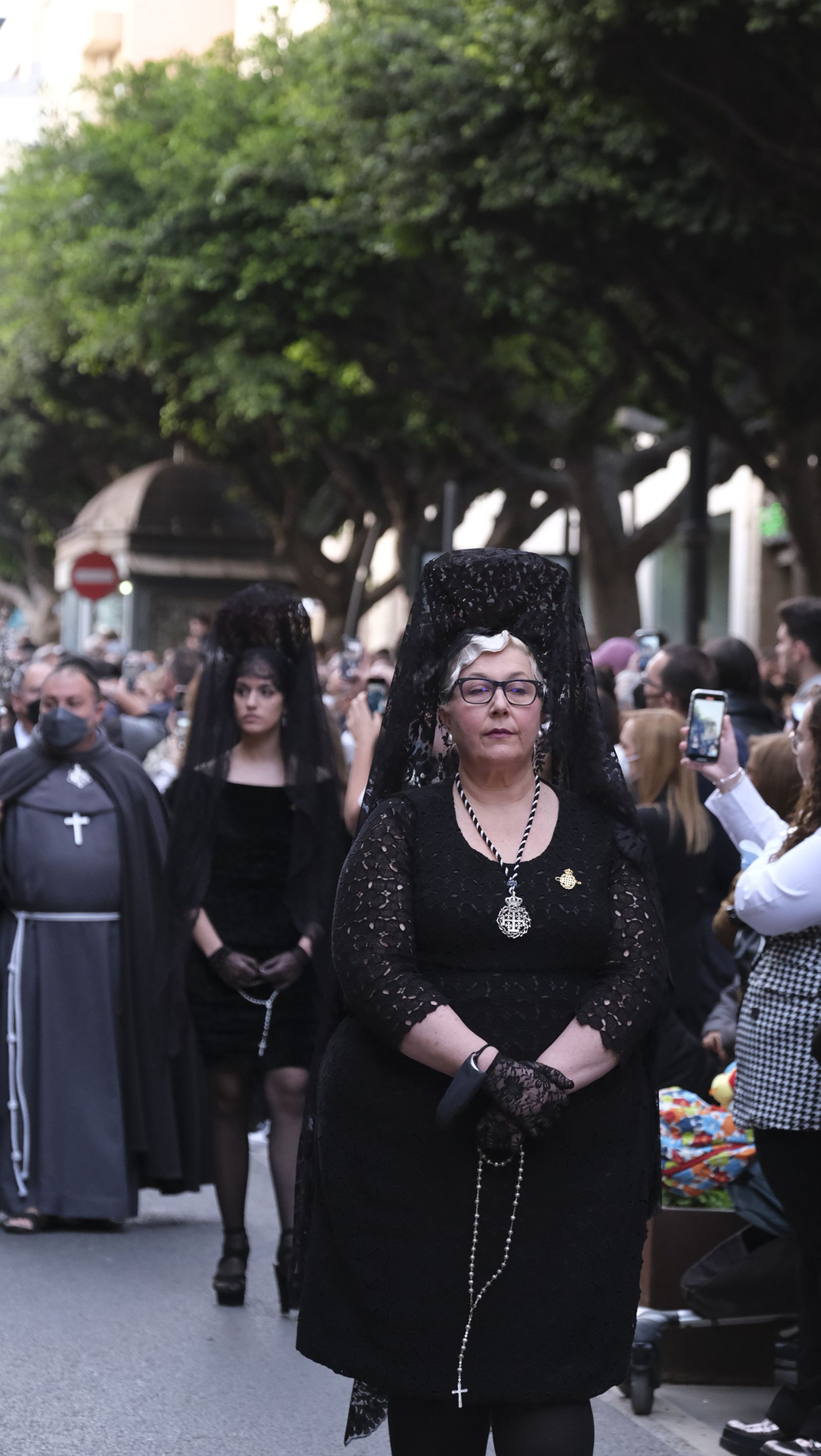 Procesión del Santo Entierro en Almería, en imágenes.