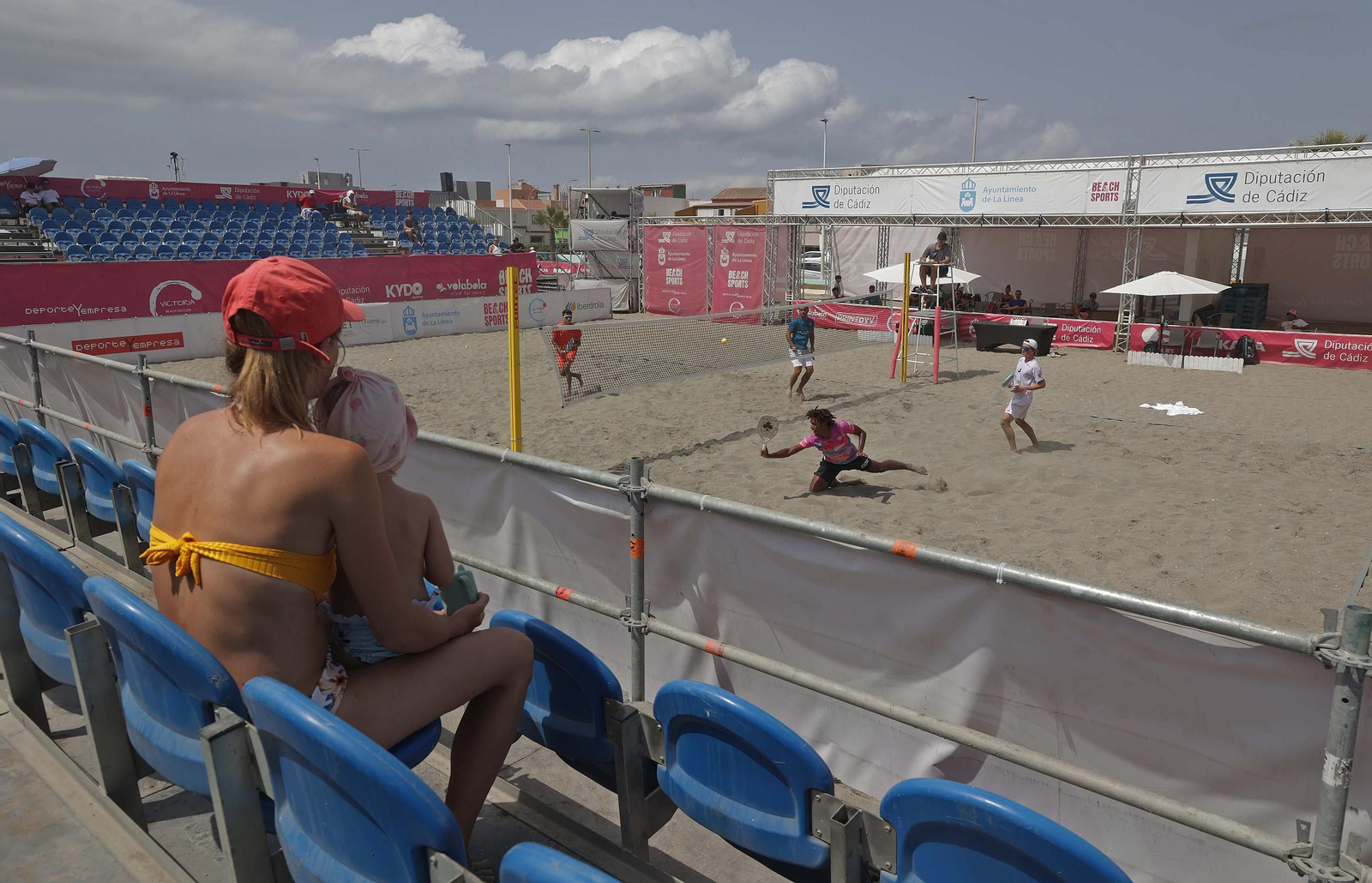 Fotos del ITF BT100 Diputación de Cádiz de tenis playa en La Línea