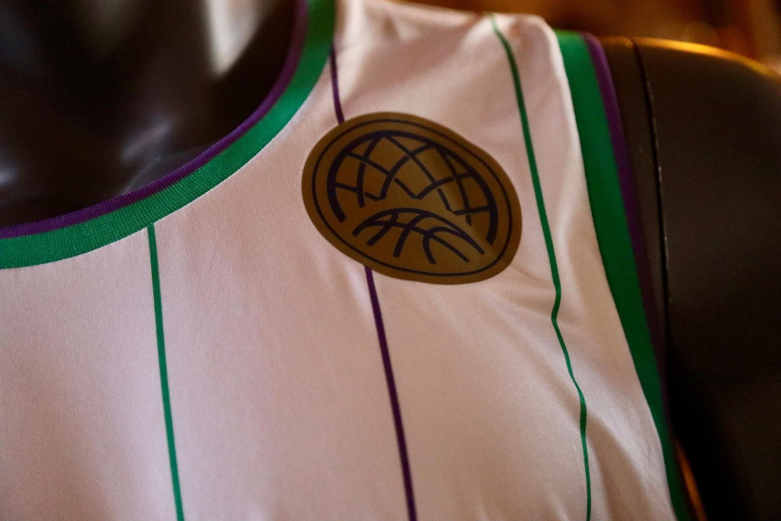 La presentación de las nuevas equipaciones del Unicaja, en fotos