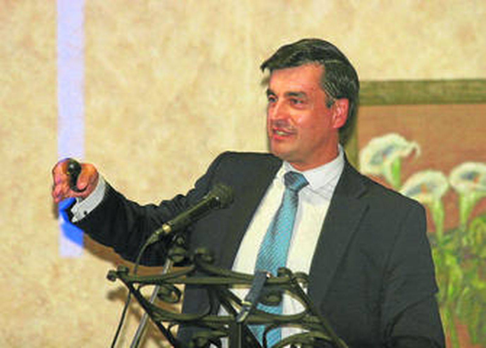 El ponente Francisco Pérez Fresquet, durante la conferencia de antenoche en el Club Las Redes