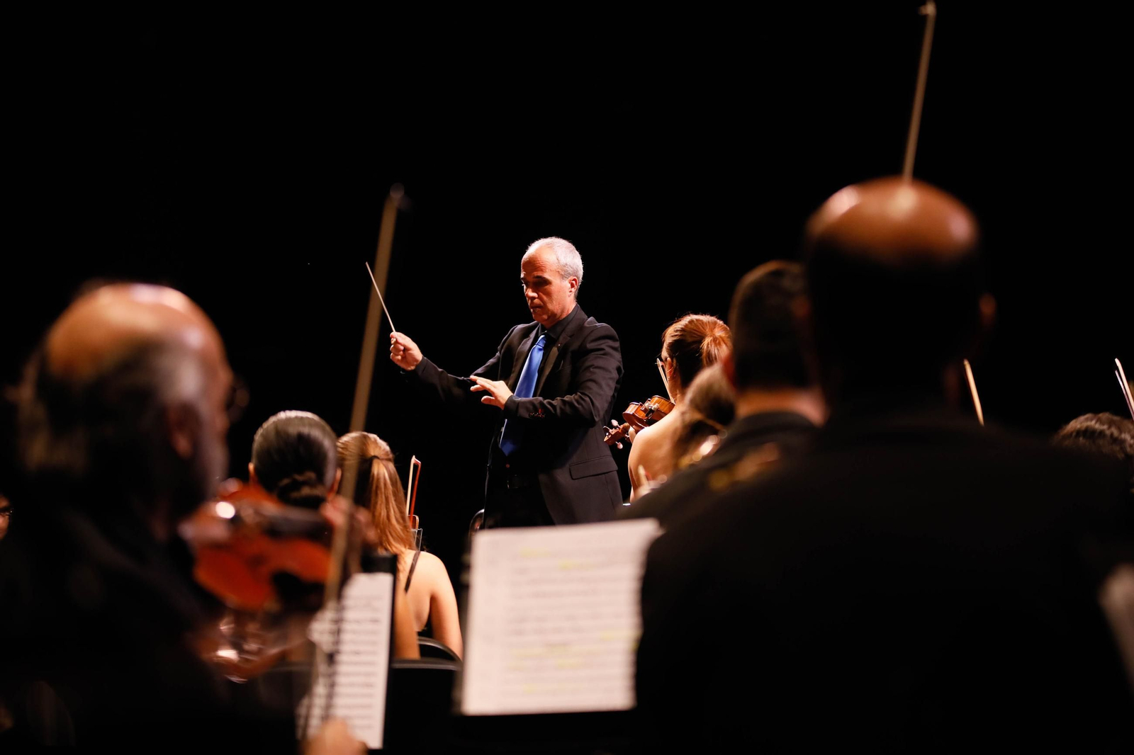 El concierto de la Orquesta de la UAL en el Auditorio Maestro Padilla, en imágenes