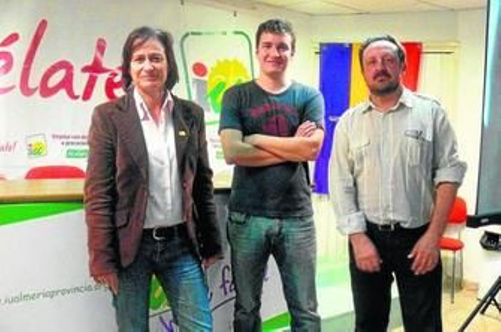Rosalía Martín, Agustín de Segarra y Rodrígo González, ayer, en la sede de IU tras conocer los resultados.