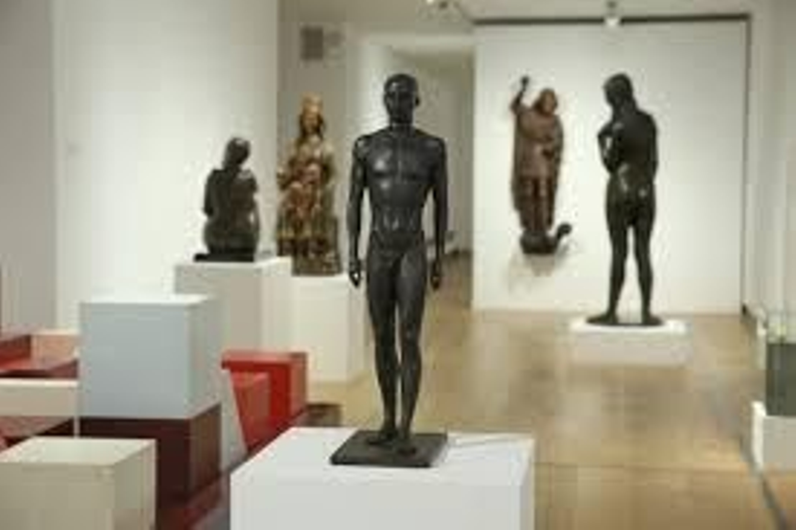 La eterna escultura sabiamente manifestada