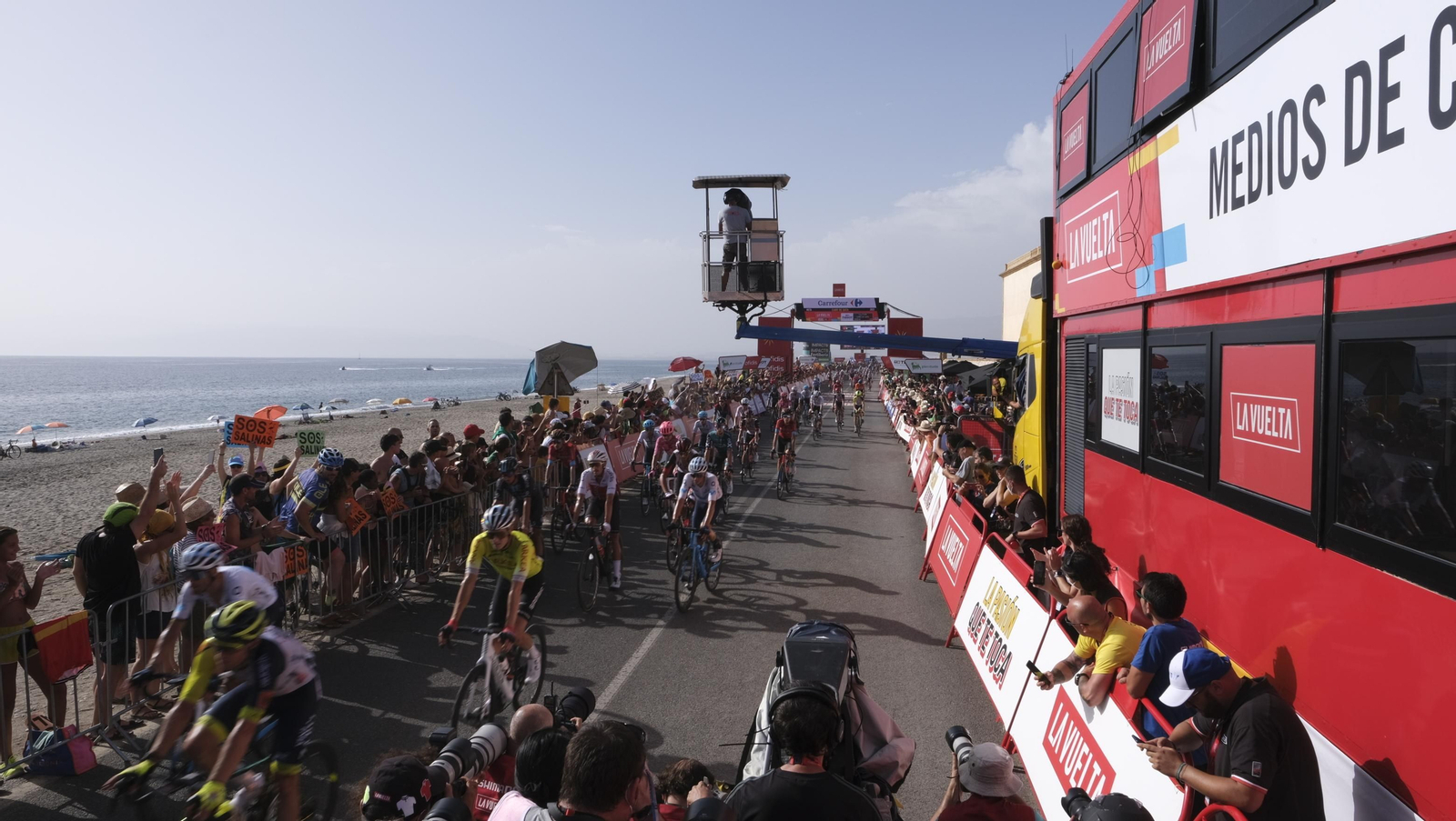 Imágenes de la etapa de la Vuelta a España con llegada en Cabo de Gata, Almería