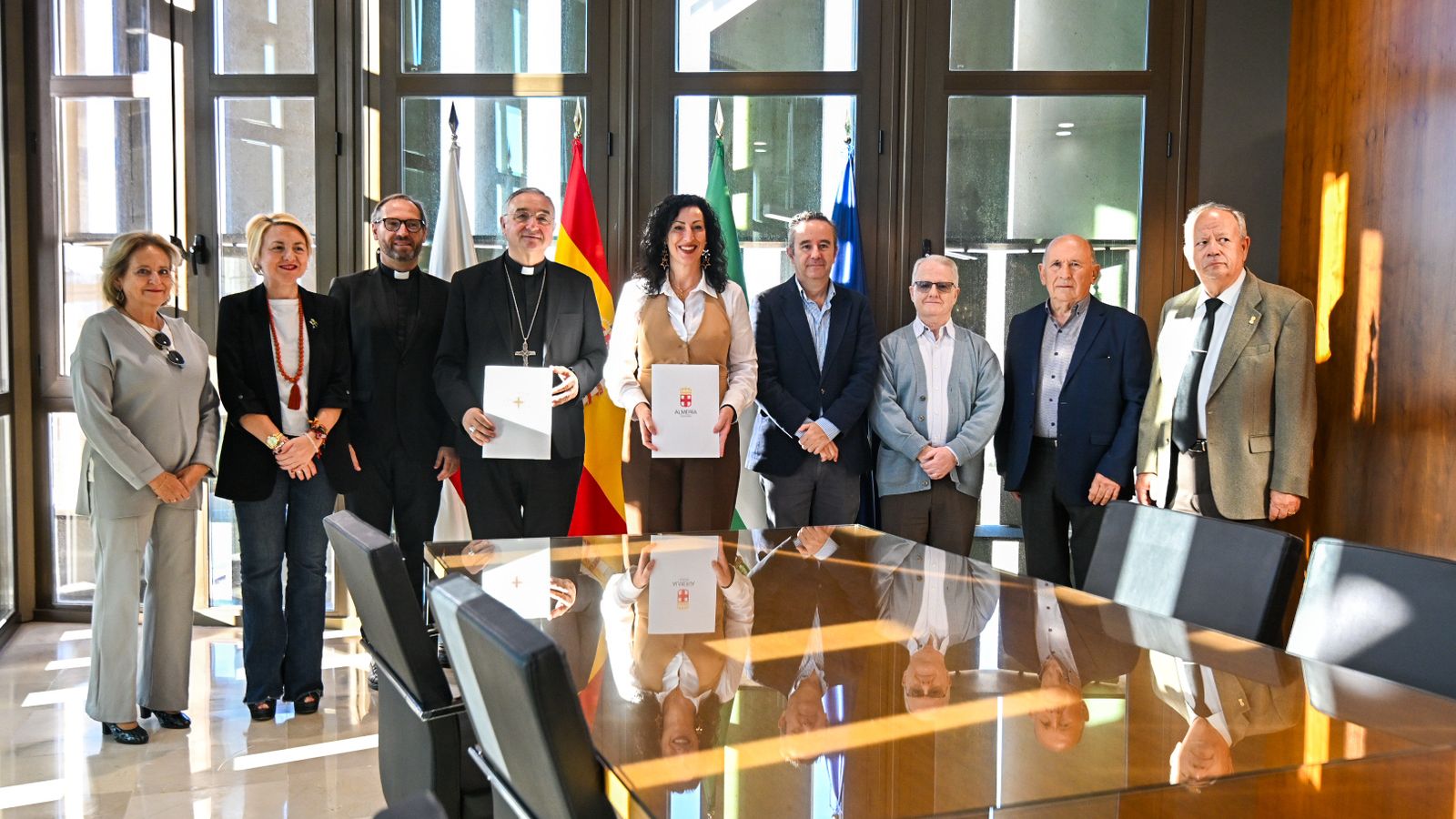 Firma del protocolo entre el Ayuntamiento de Almería y el Obispado para la rehabilitación del santuario de la Virgen del Mar.