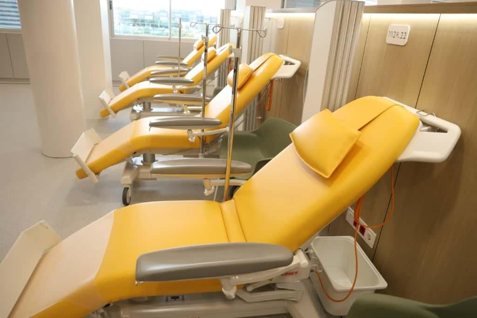 Nuevos sillones para tratamientos de quimio en el Hospital Clínico de Málaga.