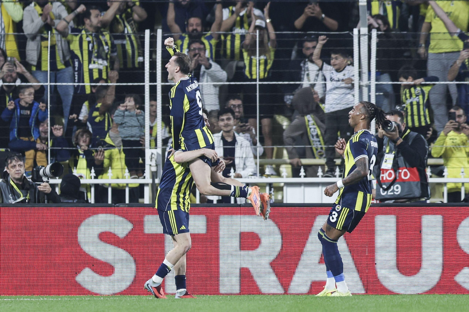 Fenerbahçe-Stuttgart (14).jpg