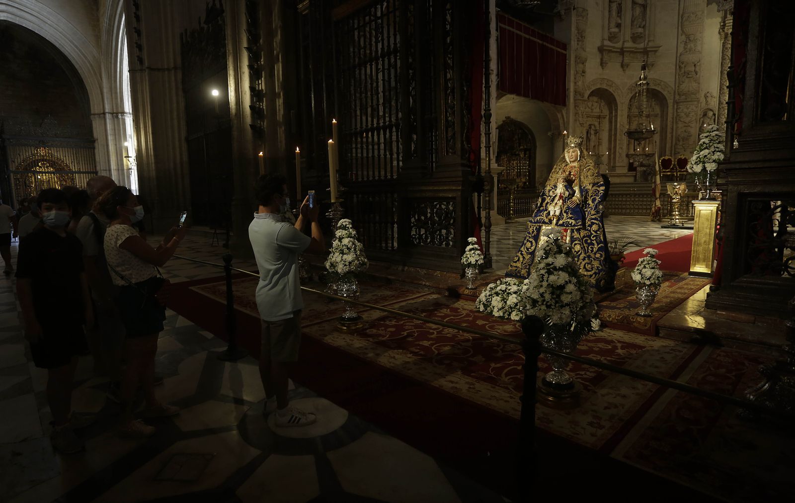 Las Imágenes del reencuentro de la Virgen de los Reyes con sus fieles.