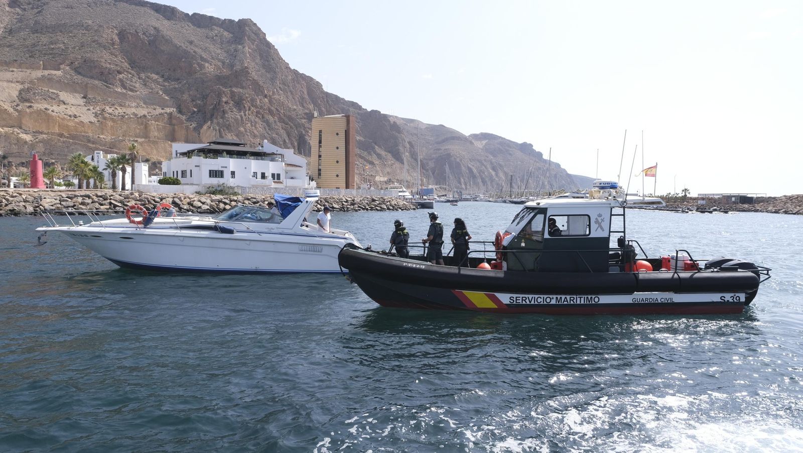 Patrullaje con el Servicio Marítimo de la Guardia Civil, en imágenes