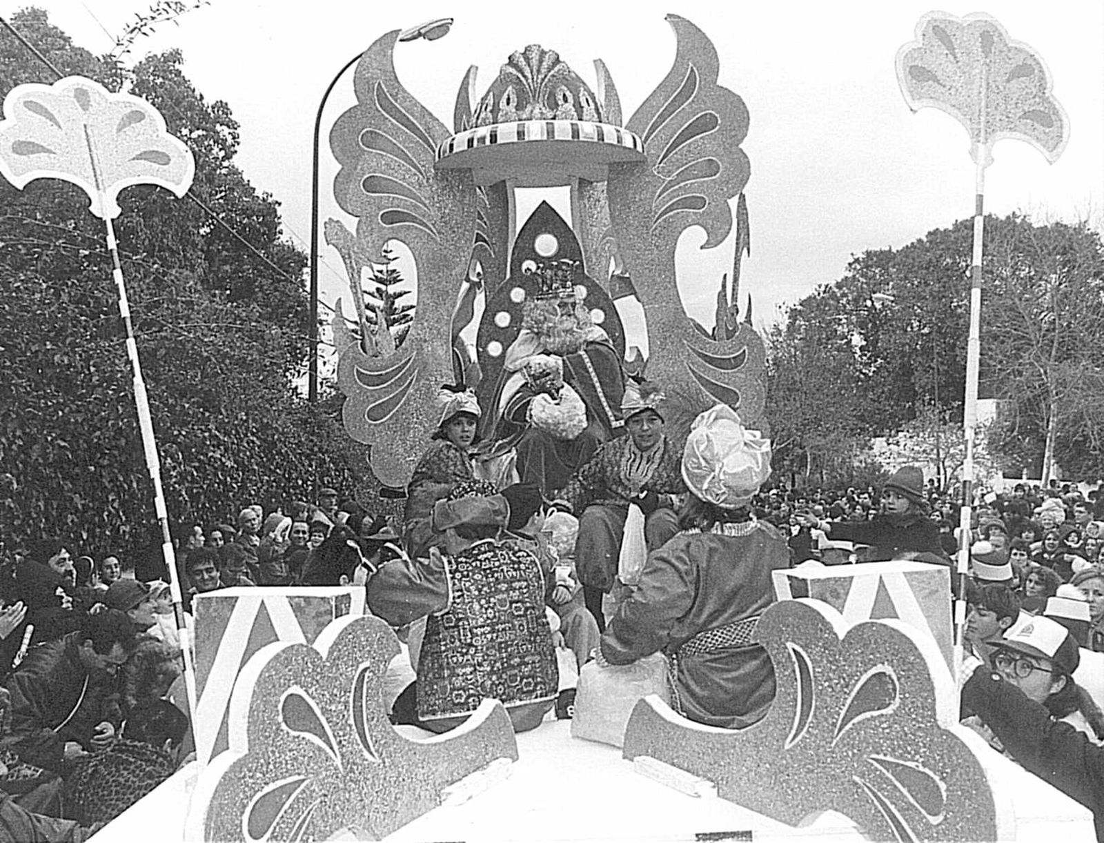 Otra imagen de la Cabalgata de Reyes de 1997 en San Fernando