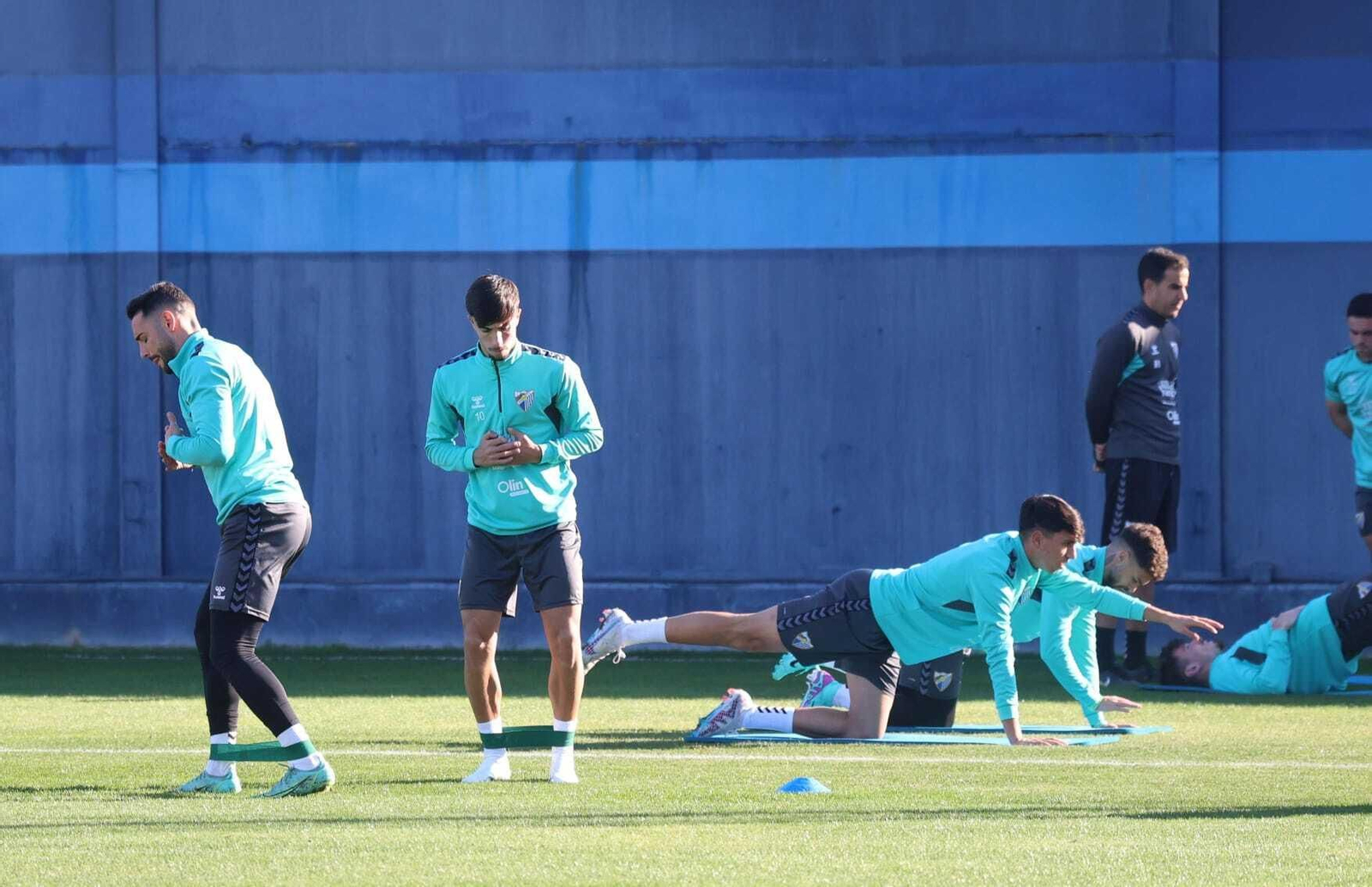 El Málaga CF regresa del parón con risas y una alegría