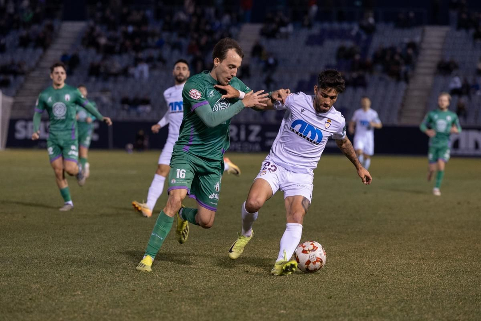 La emoción del triunfo in extremis del Real Jaén ante el Atlético Mancha Real, en imágenes