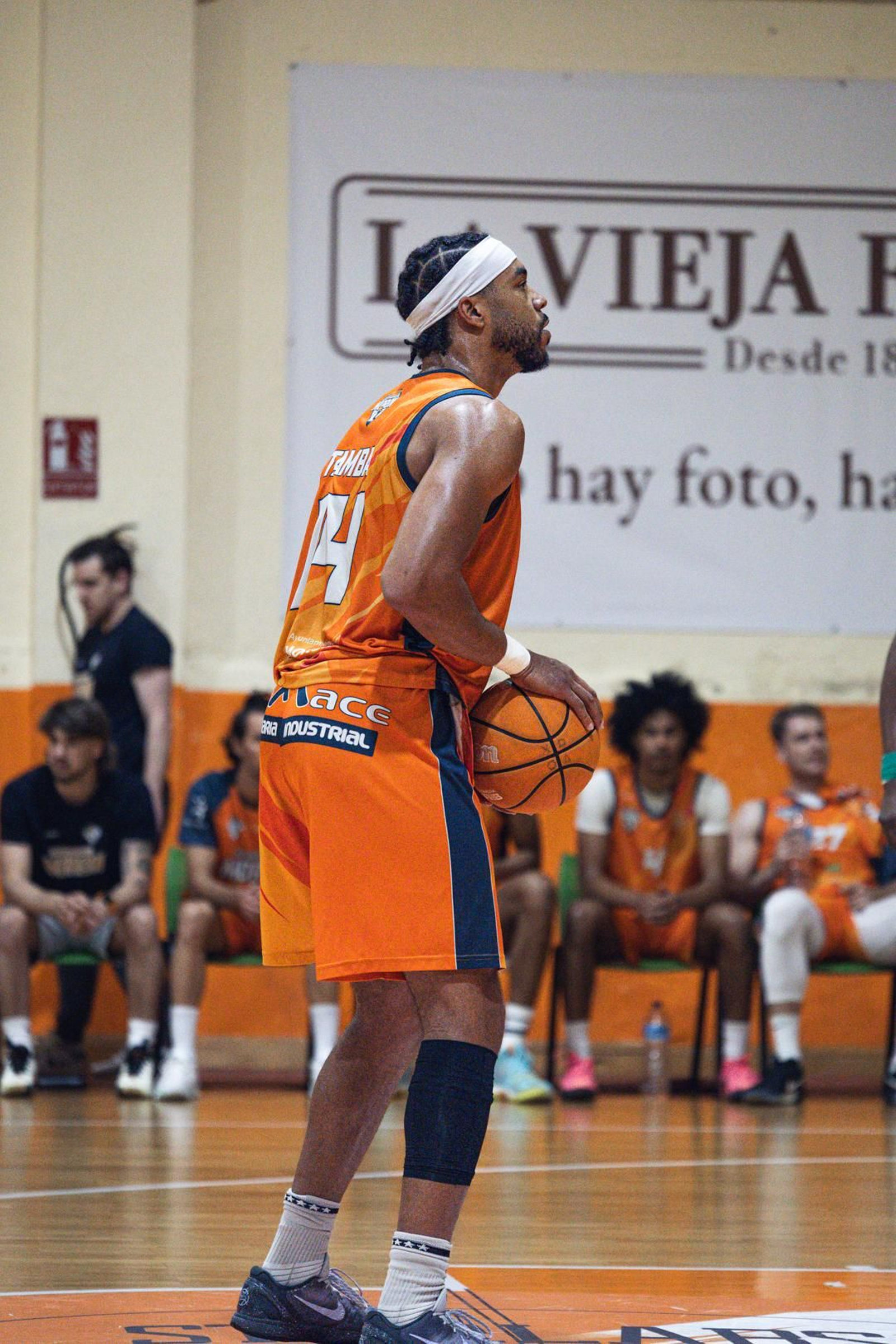 Las fotos del Morón - Betis Baloncesto