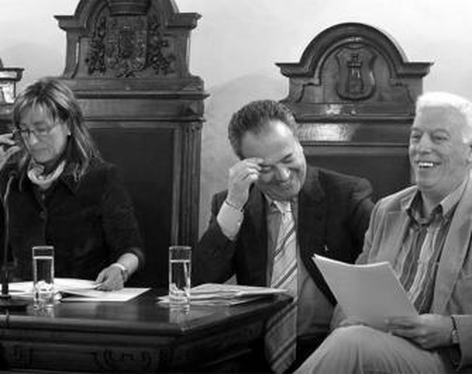 La alcaldesa, Pilar Sánchez, Pedro Pacheco y Juan Román durante un pleno.