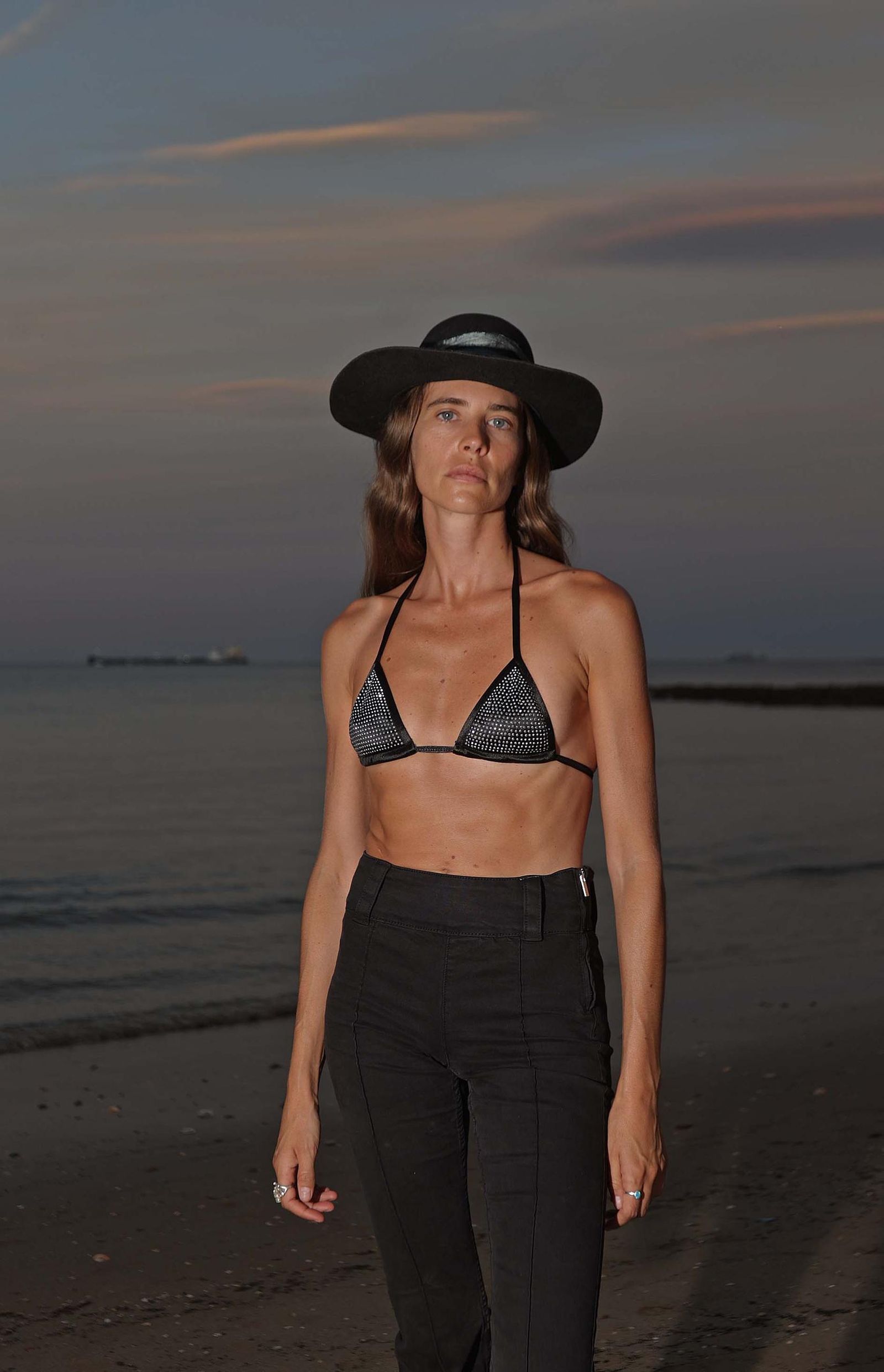 Fotos de Brisa Fenoy en la zona de Getares en Algeciras