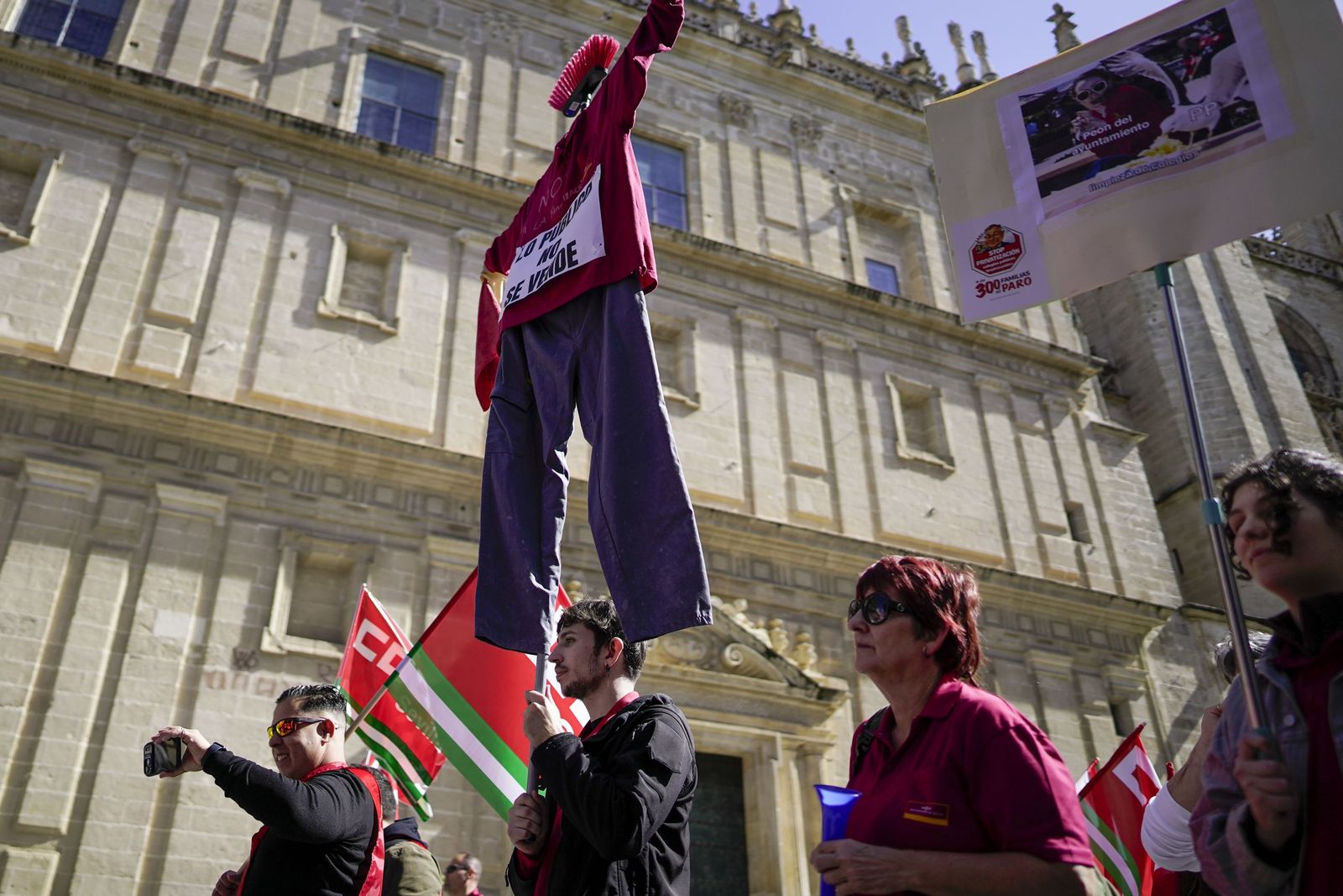 La manifestación de empleados municipales, en imágenes