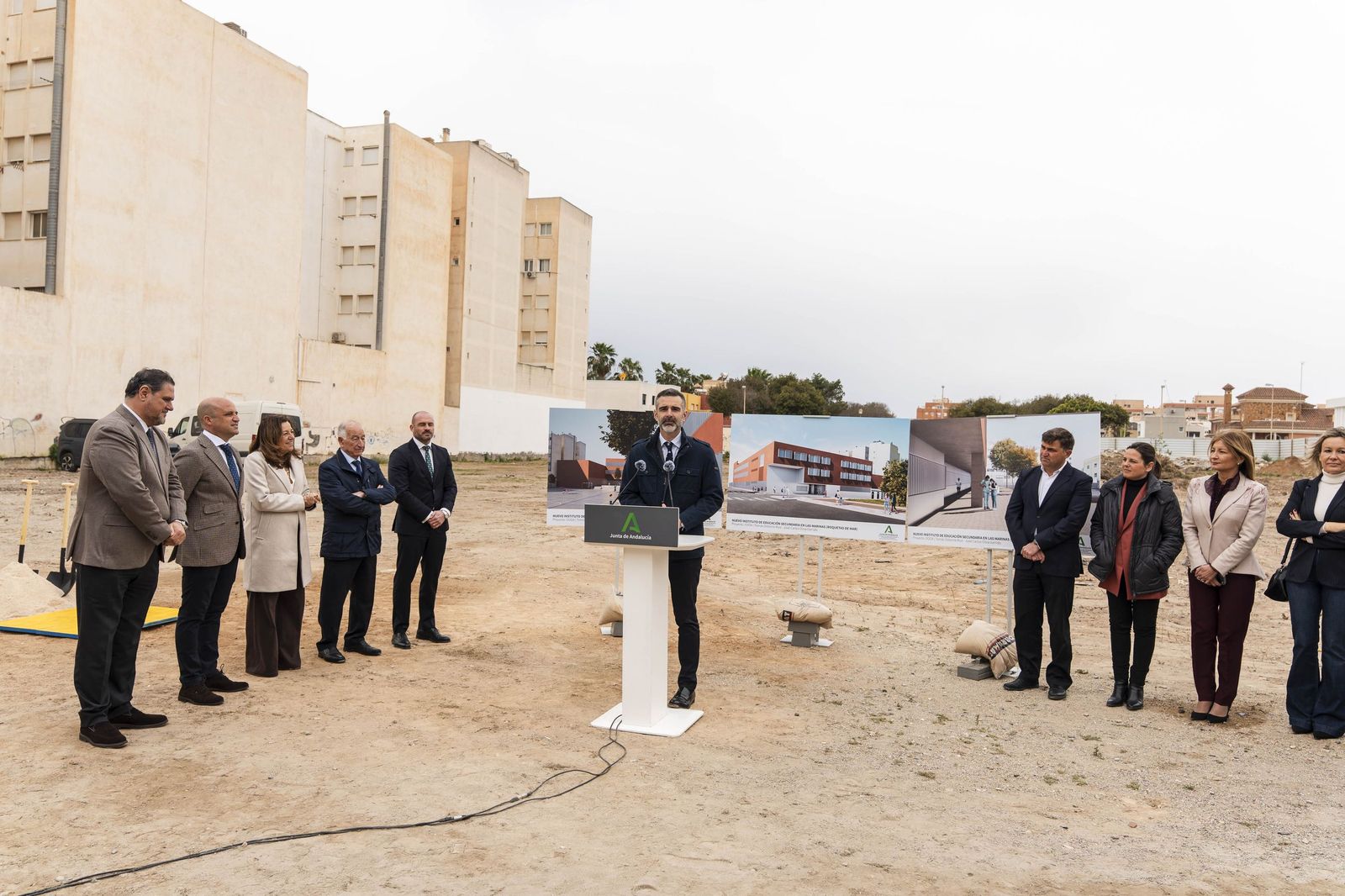 Las mejores imágenes de la colocación de la primera piedra del nuevo IES Las Marinas de Roquetas