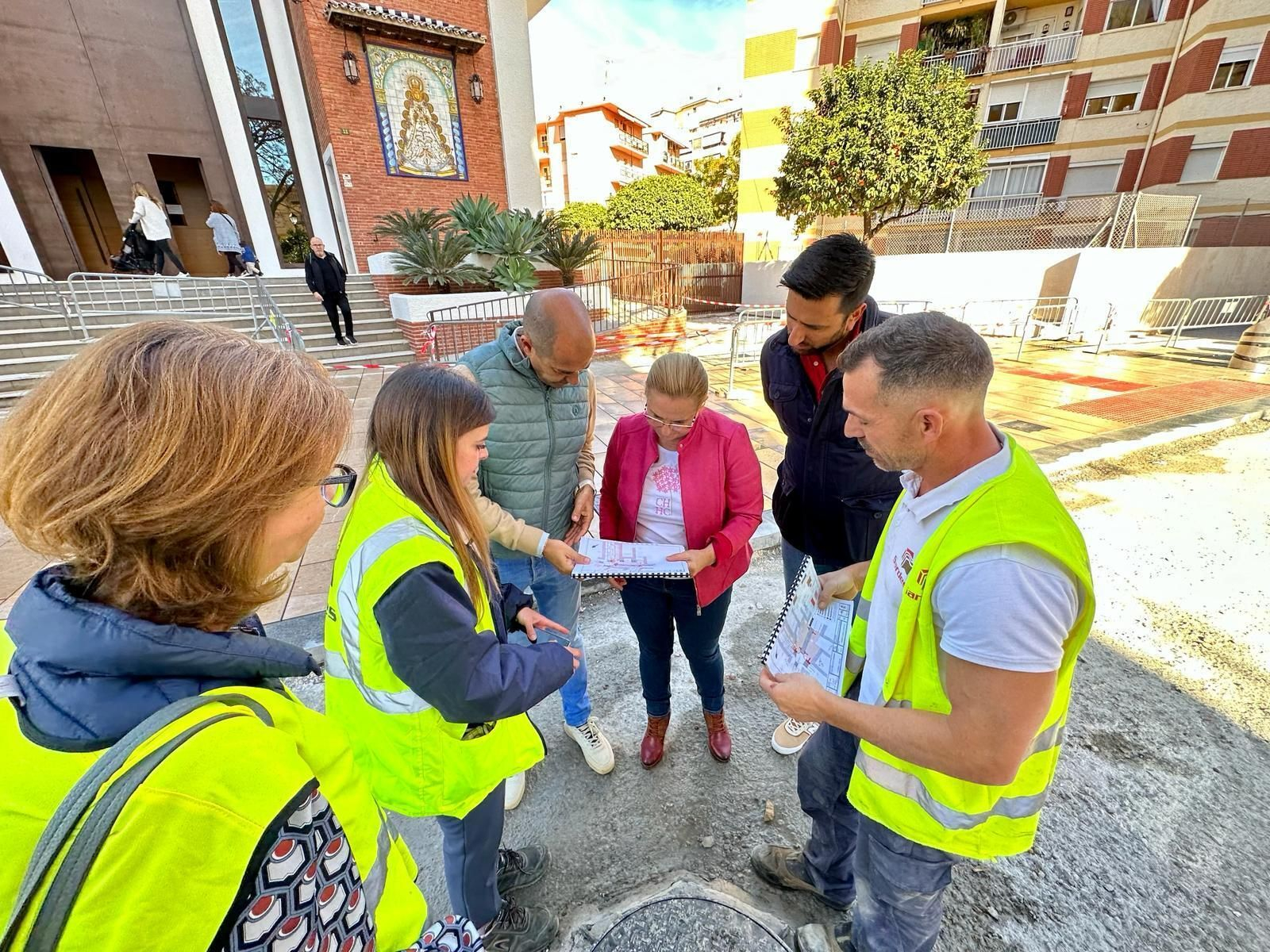 La visita institucional a la iglesia de San José.