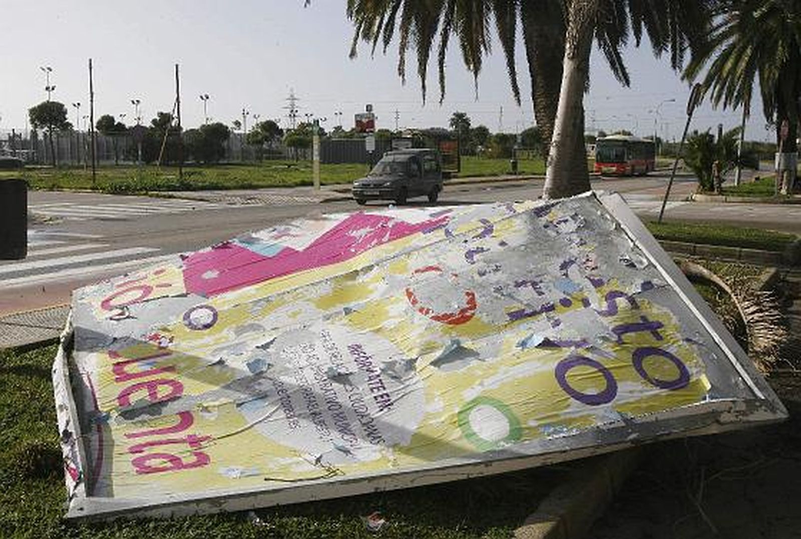La lluvia y el viento causan múltiples destrozos en varias localidades de la provincia. 

Foto: Borja Benjumeda