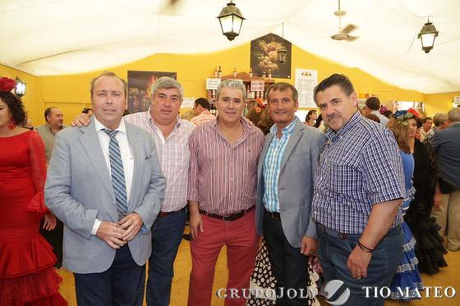 Benjamín Sánchez junto a Pedro Ruiz y Luis Pérez, de Cerámicas La Ballena, y Pedro Robles y Atanasio Ruiz, de Colorker.

Foto: Vanesa Lobo